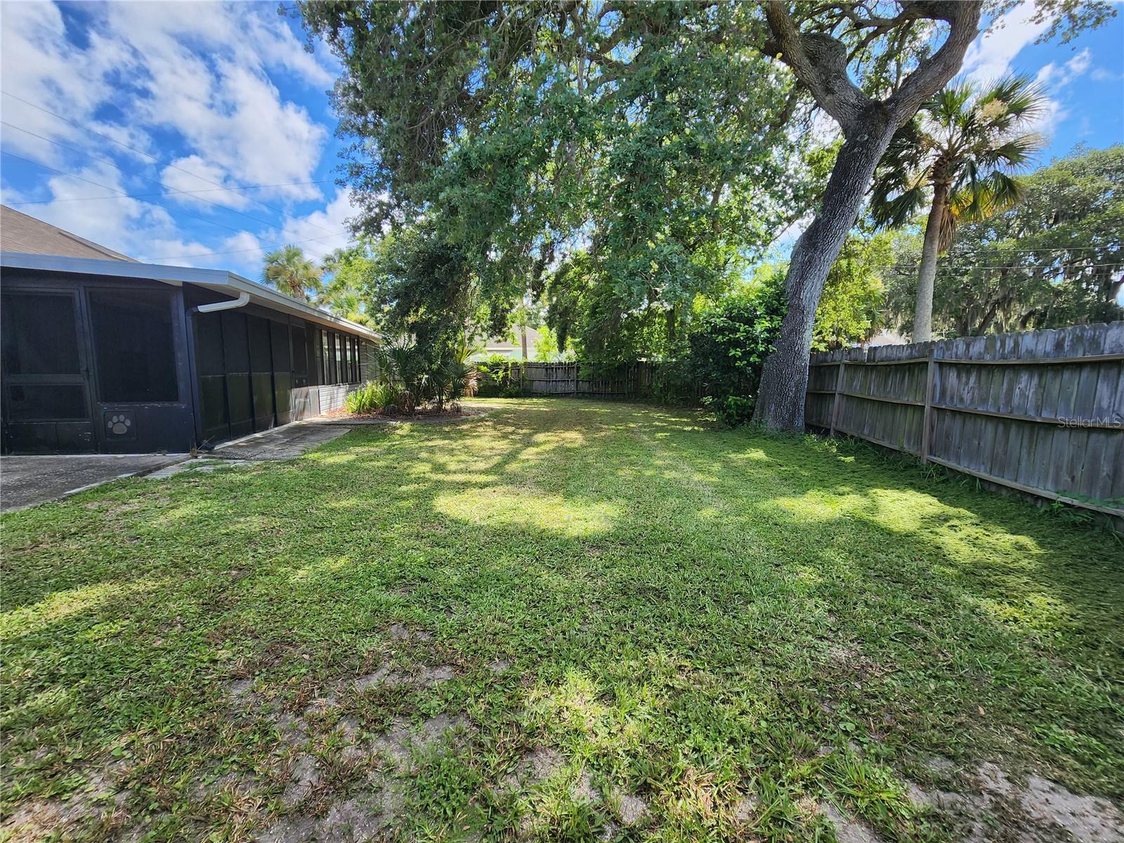 FLORIDA SHORES 01 - Residential Lease