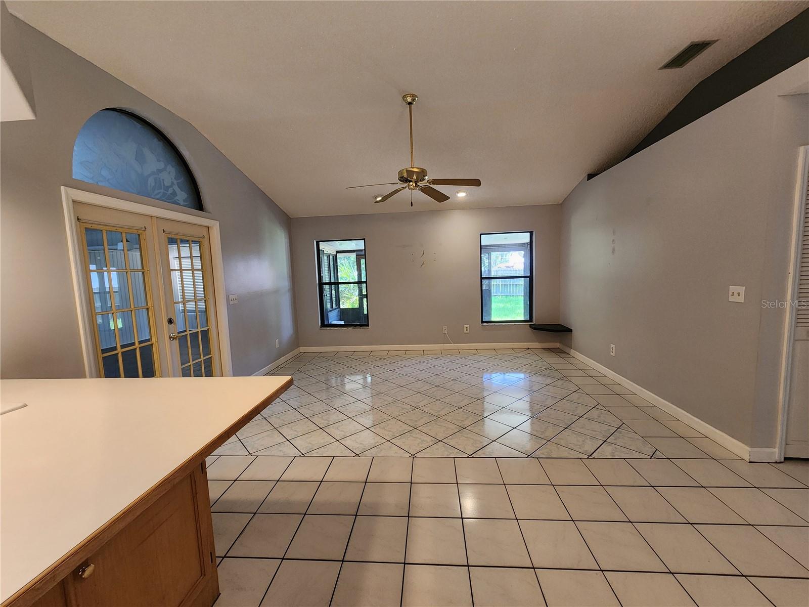 FLORIDA SHORES 01 - Residential Lease