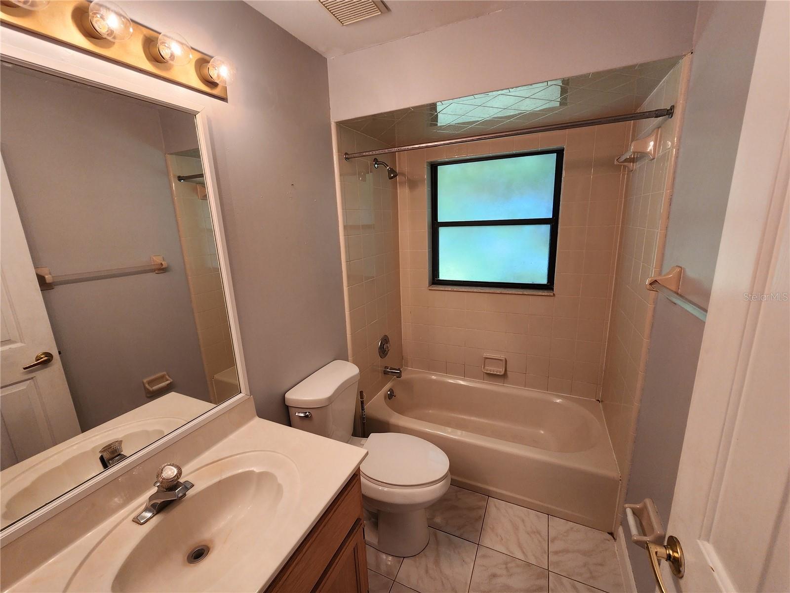 FLORIDA SHORES 01 - Residential Lease