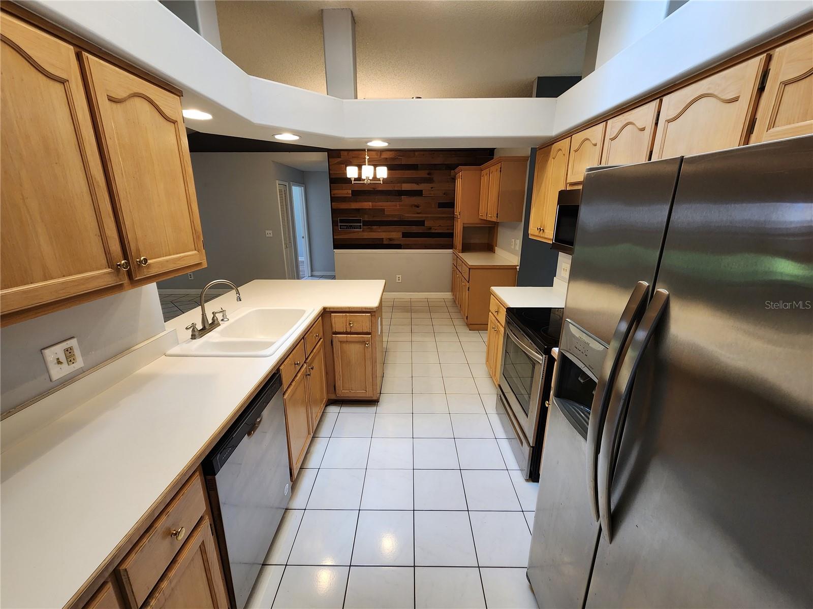 FLORIDA SHORES 01 - Residential Lease
