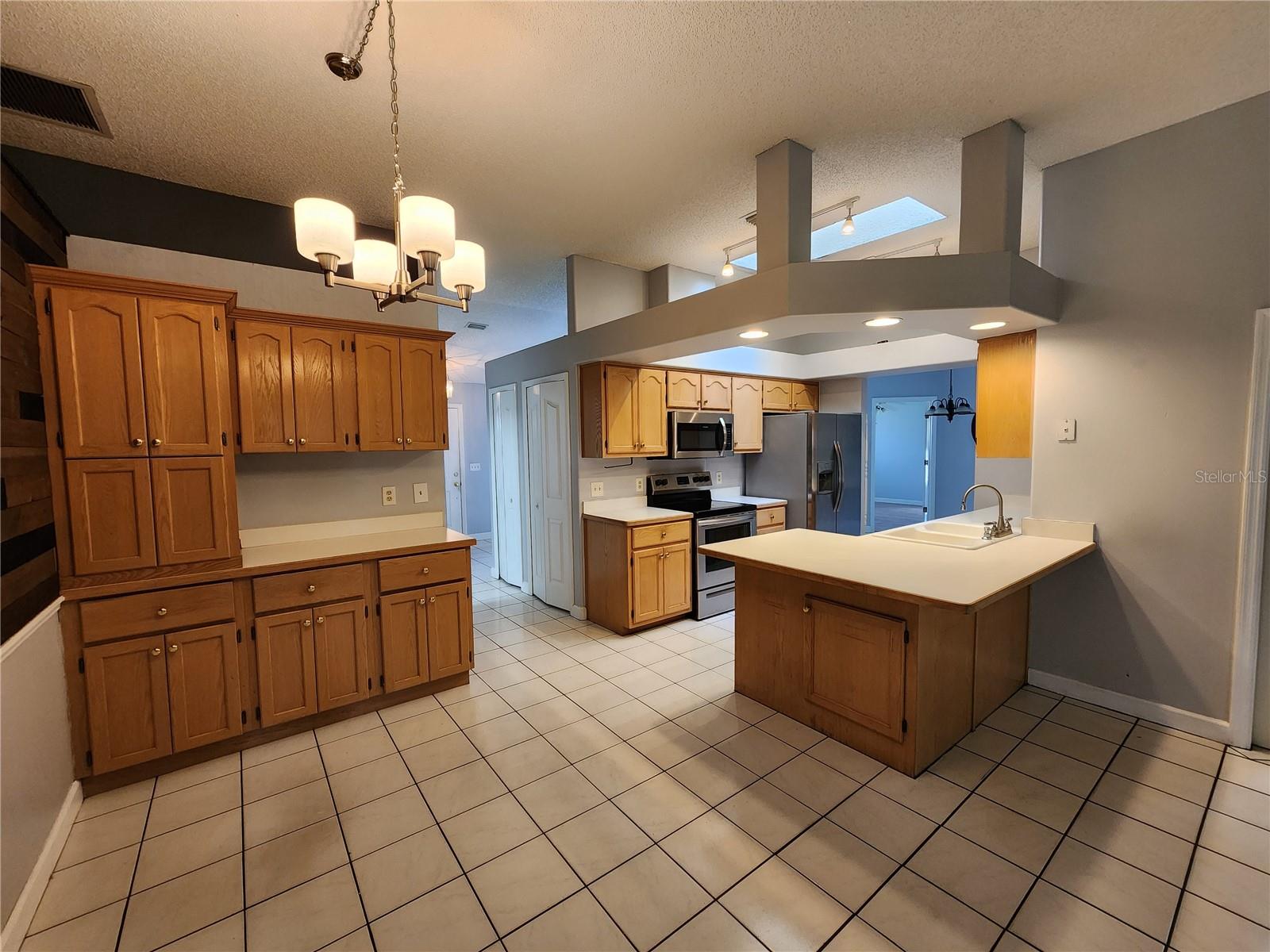 FLORIDA SHORES 01 - Residential Lease
