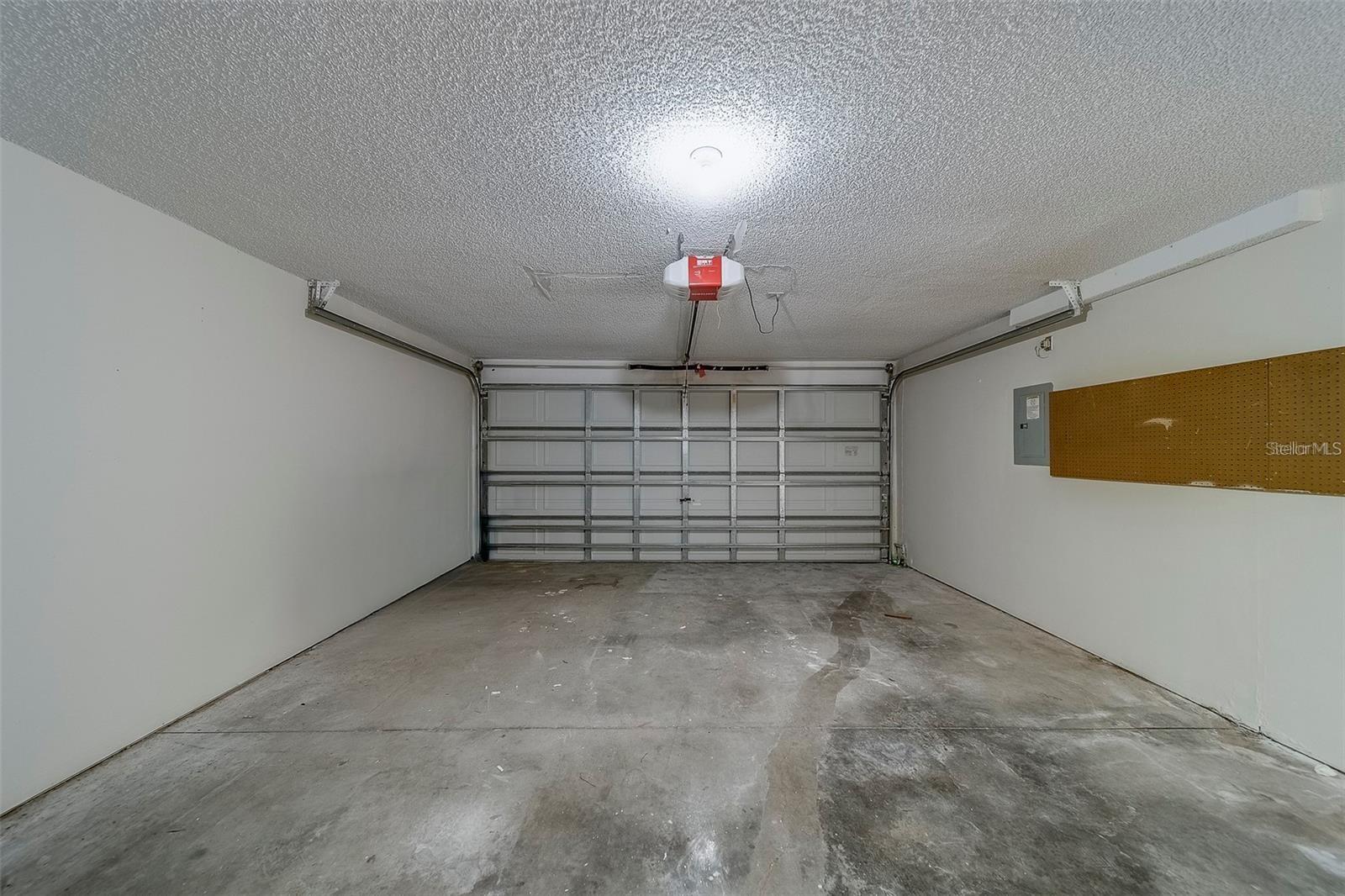 GOLFSIDE ESTATES - Residential