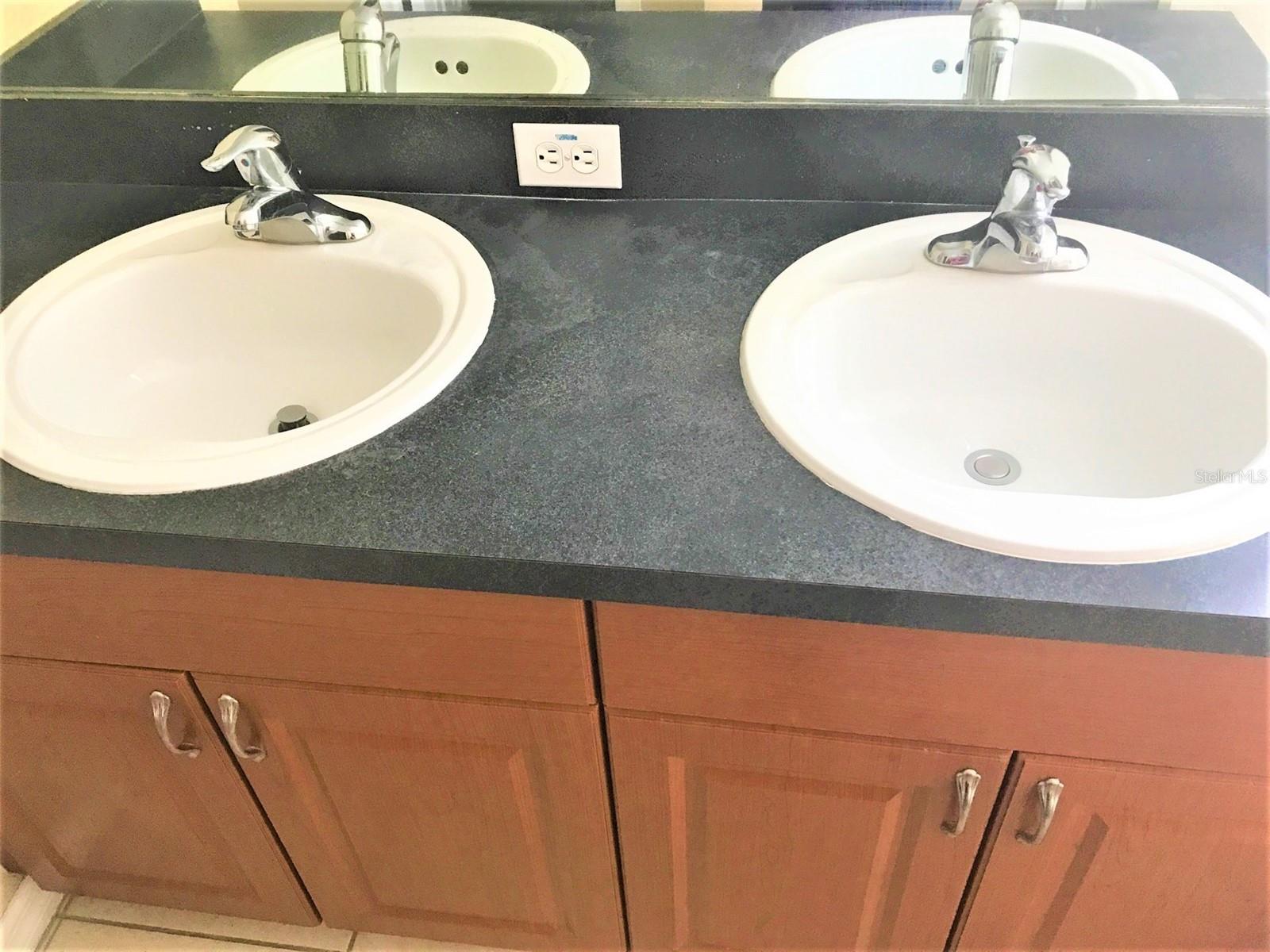 WILDERNESS PH 1 UNIT 1 THE - Residential Lease