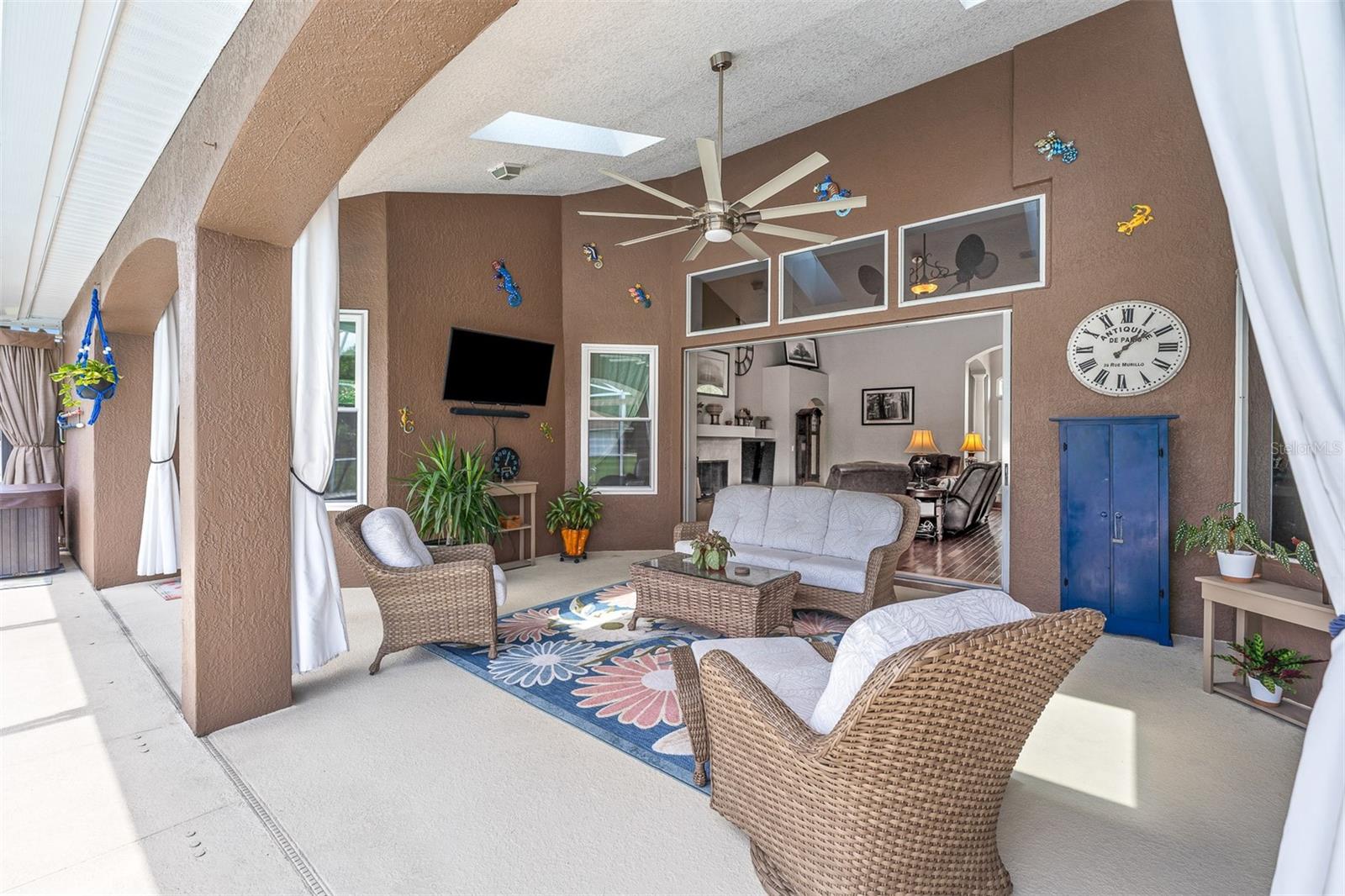 ROYAL RANCH ESTATES FIRST ADD - Residential