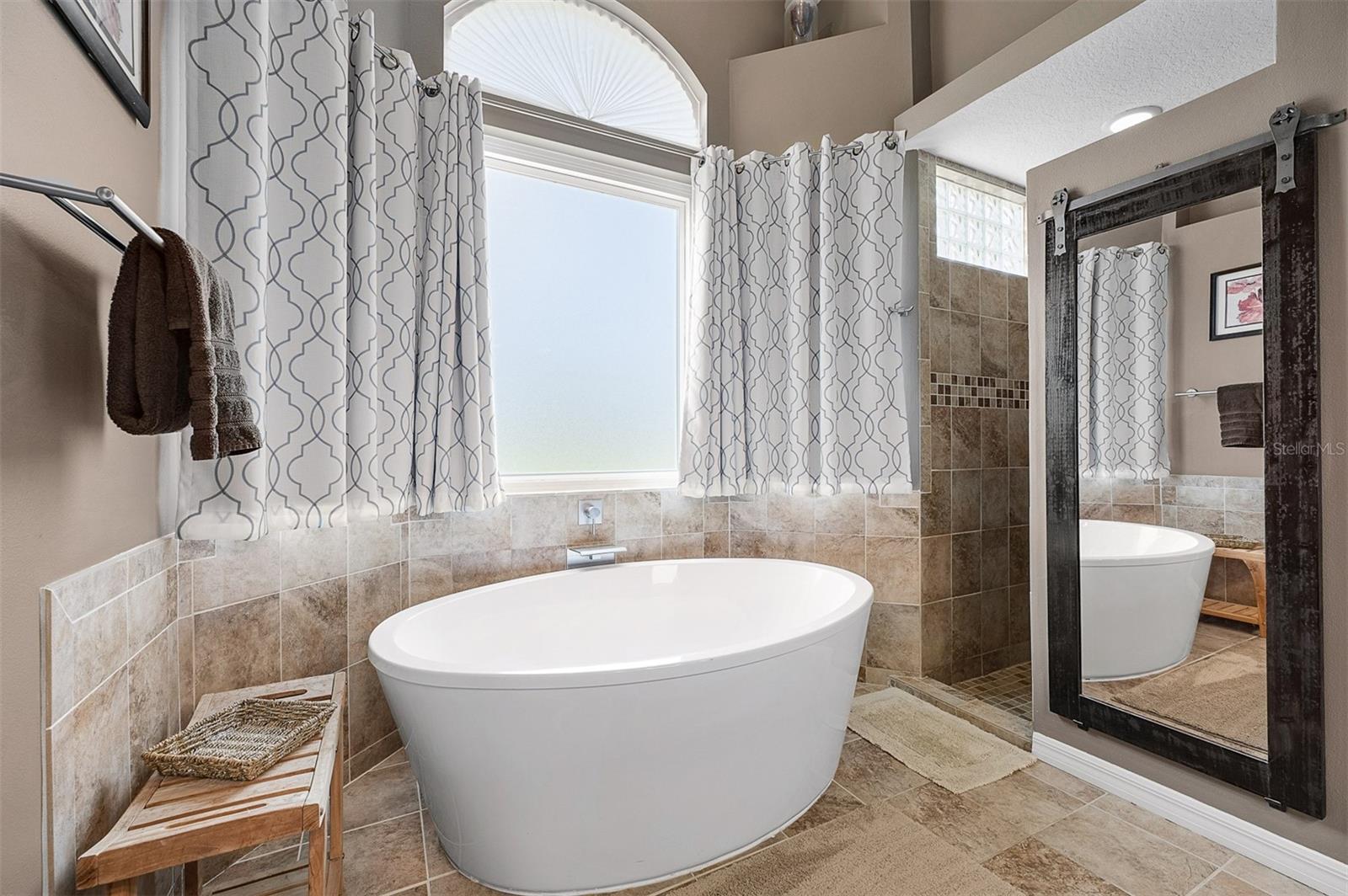 ROYAL RANCH ESTATES FIRST ADD - Residential