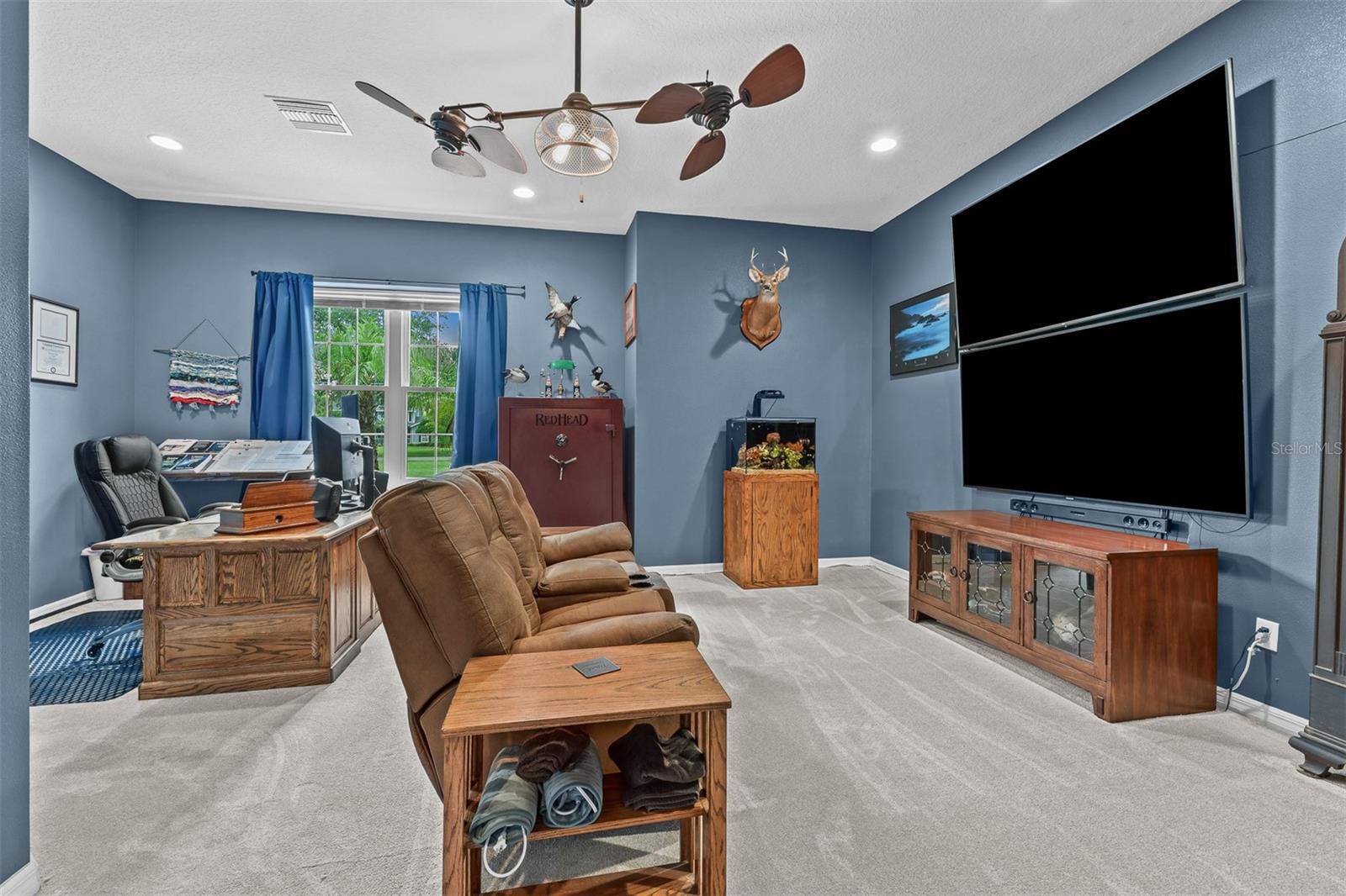 ROYAL RANCH ESTATES FIRST ADD - Residential