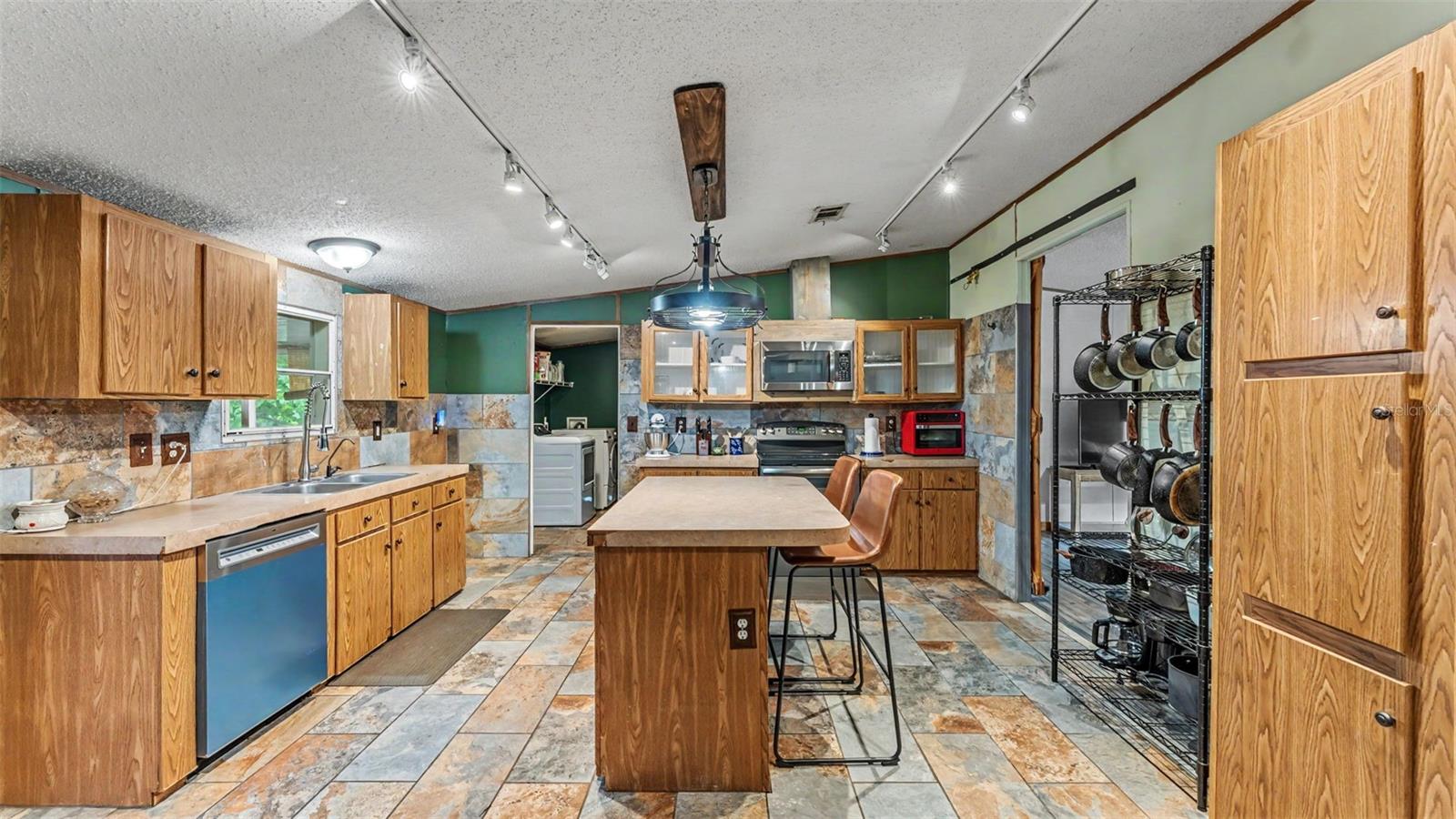 FORESTVIEW ESTATES - Residential