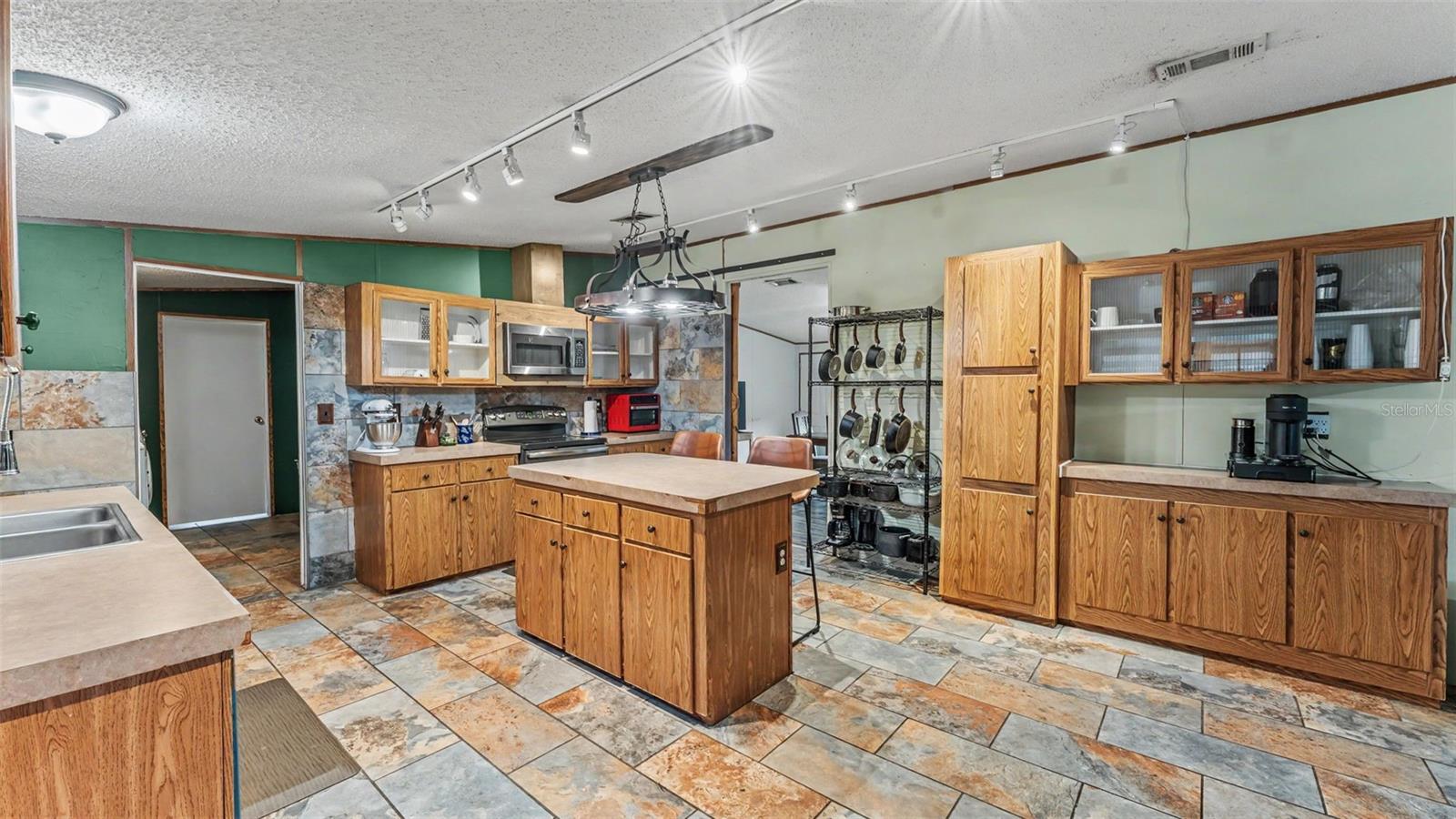 FORESTVIEW ESTATES - Residential
