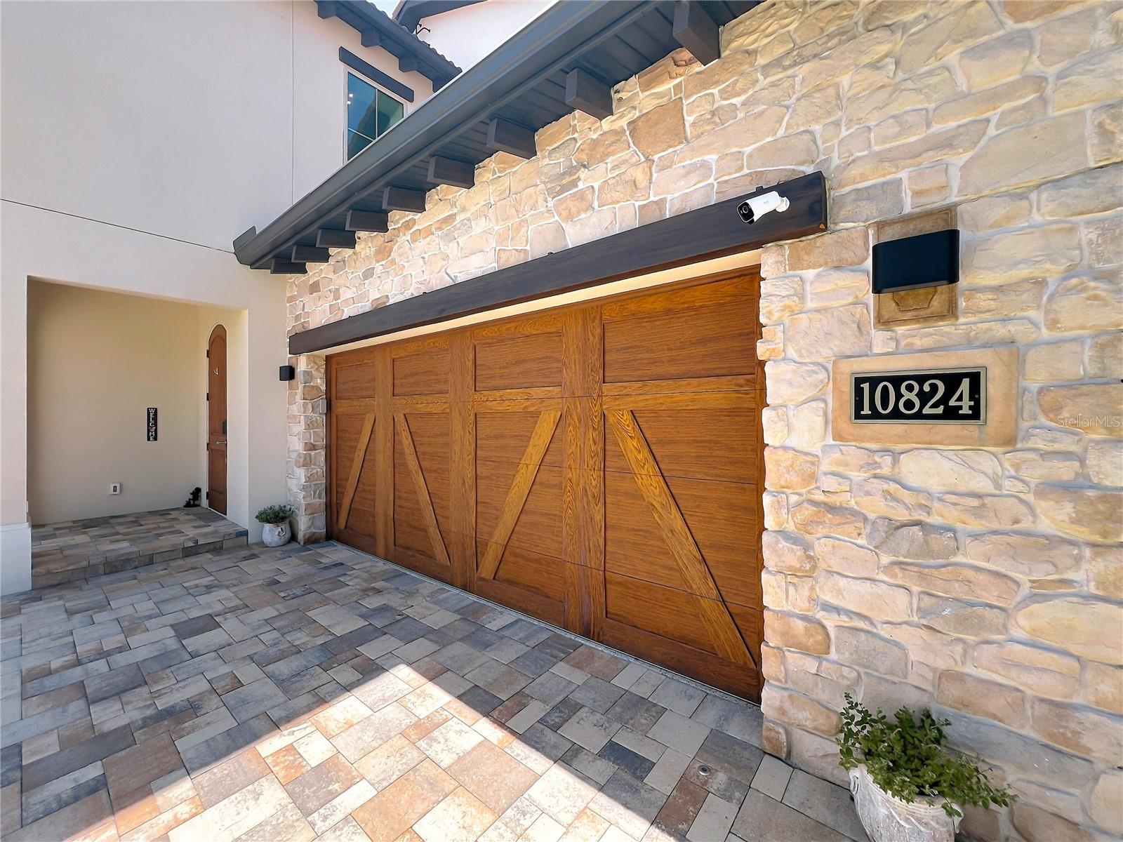 ROYAL CYPRESS PRESERVE - Residential