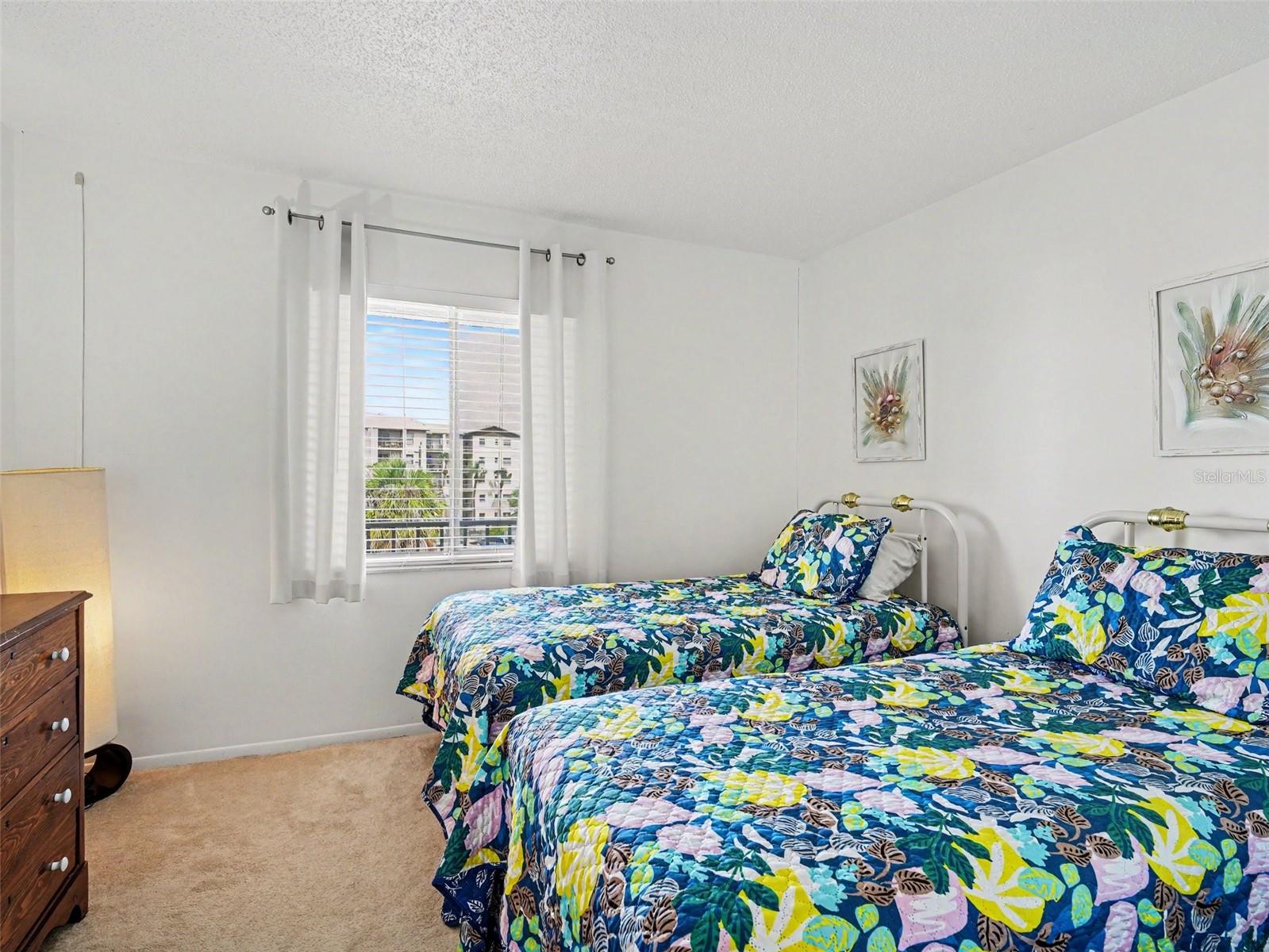 BAYSHORE ON THE LAKE APTS II SEC 1 - Residential