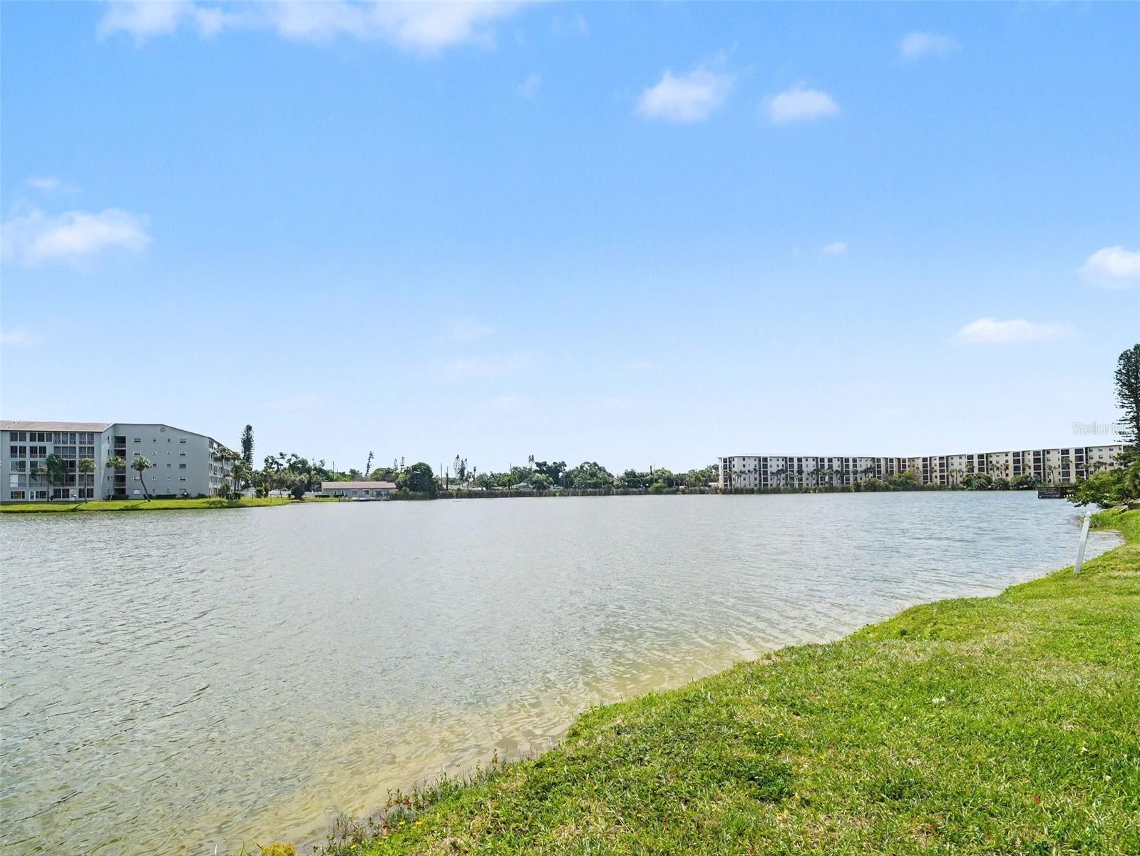 BAYSHORE ON THE LAKE APTS II SEC 1 - Residential