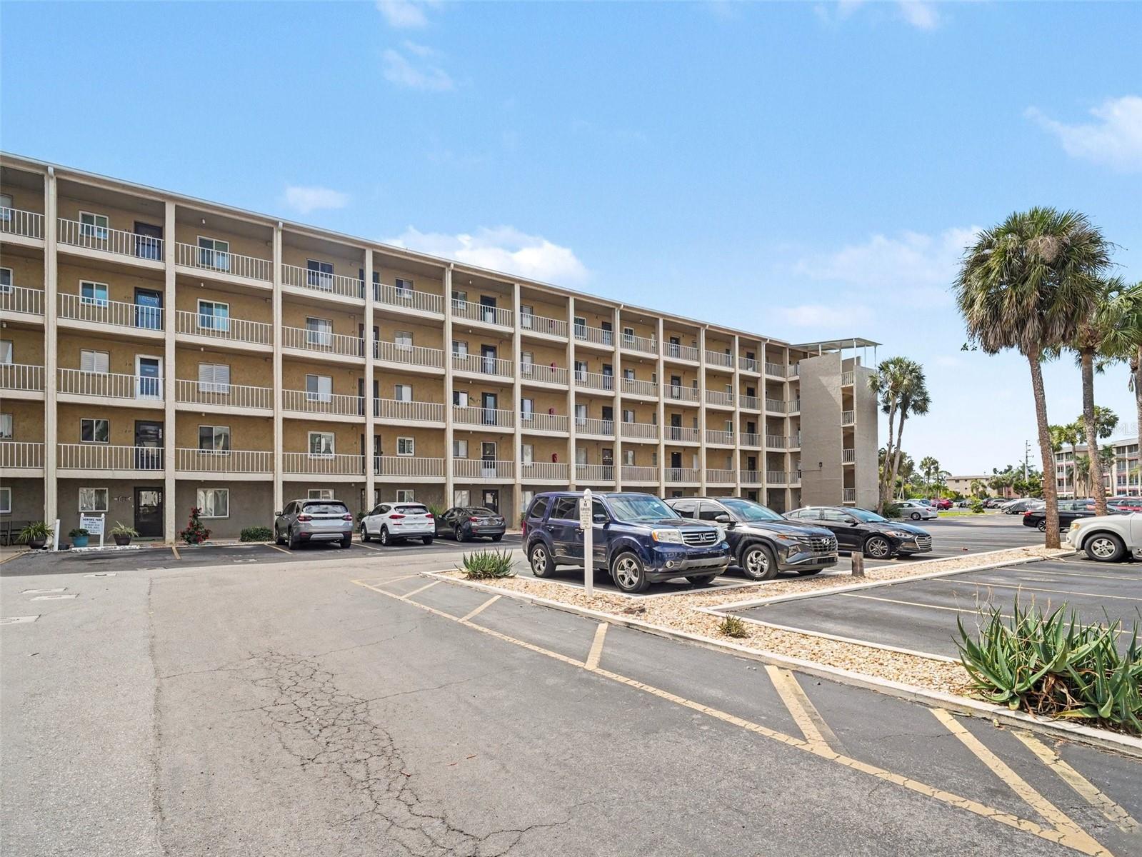 BAYSHORE ON THE LAKE APTS II SEC 1 - Residential