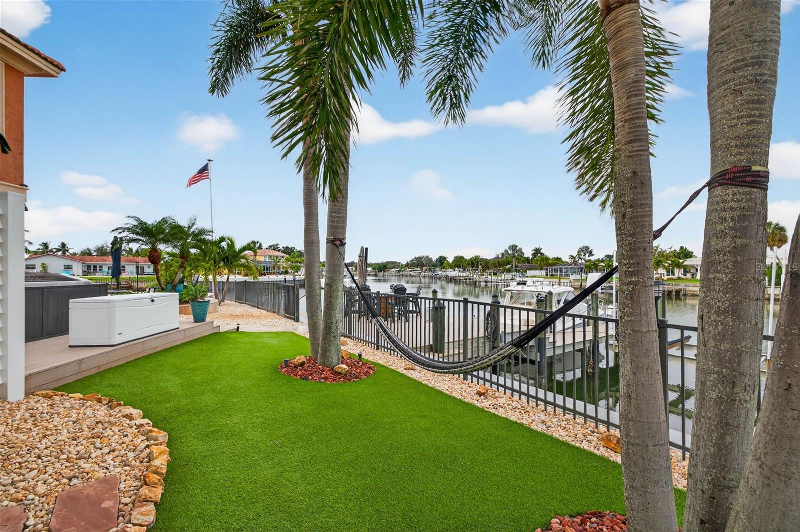 BROADWATER - Residential