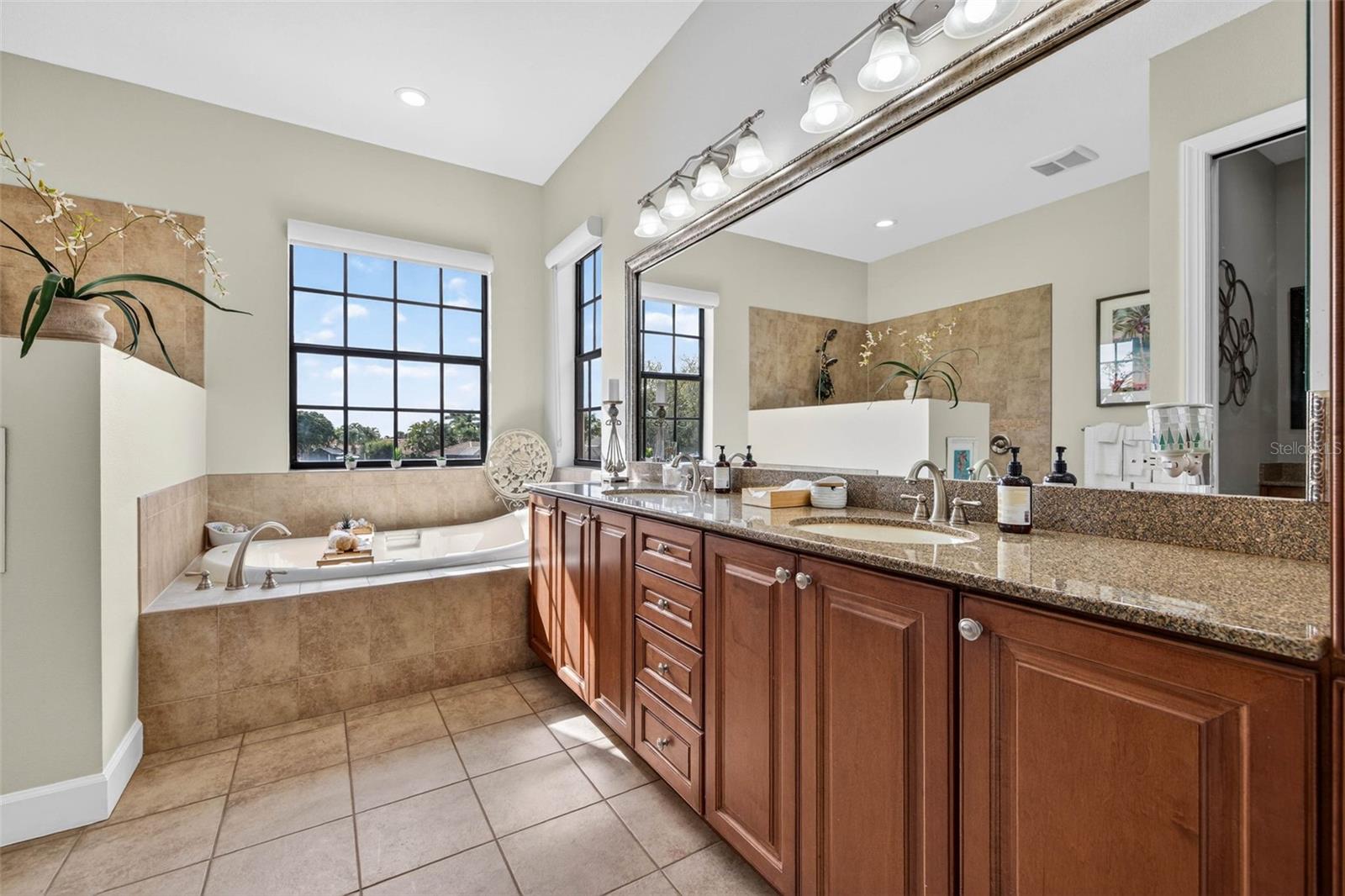 BROADWATER - Residential