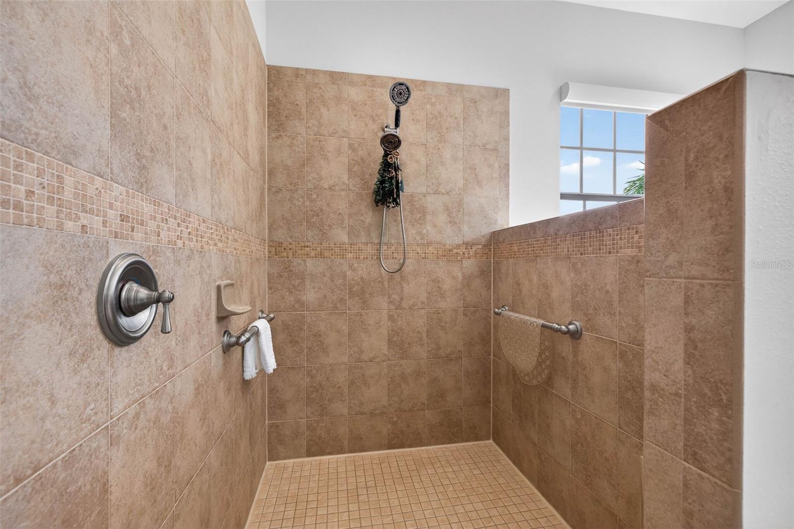 BROADWATER - Residential