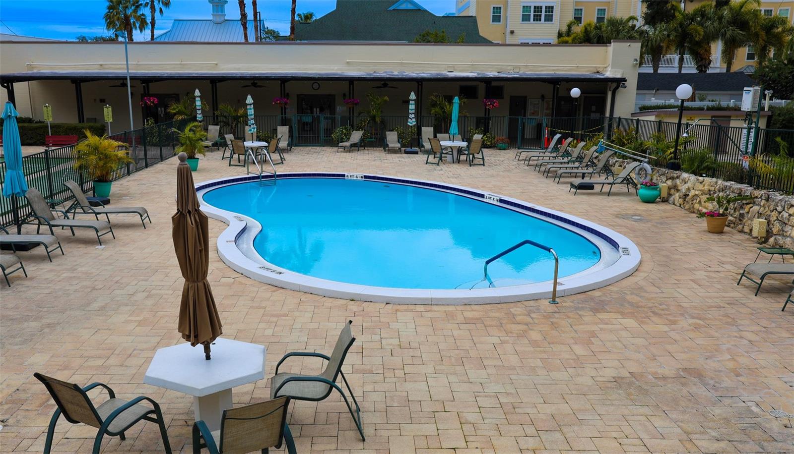 KALMIA CONDO - Residential
