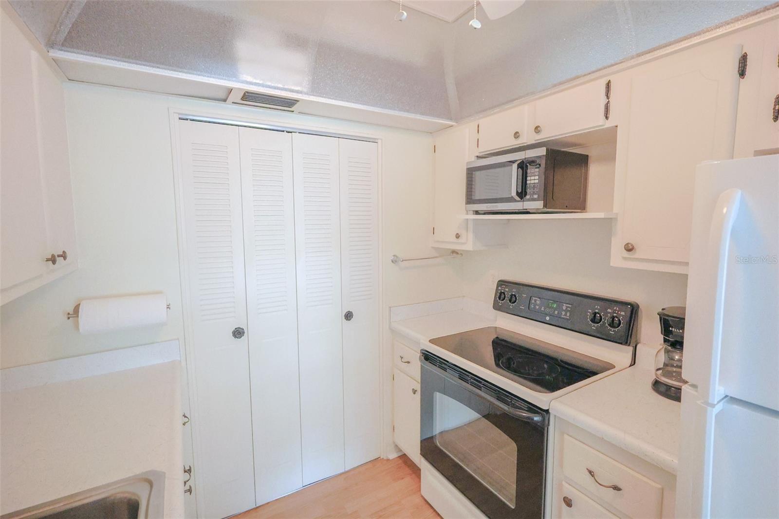 KALMIA CONDO - Residential