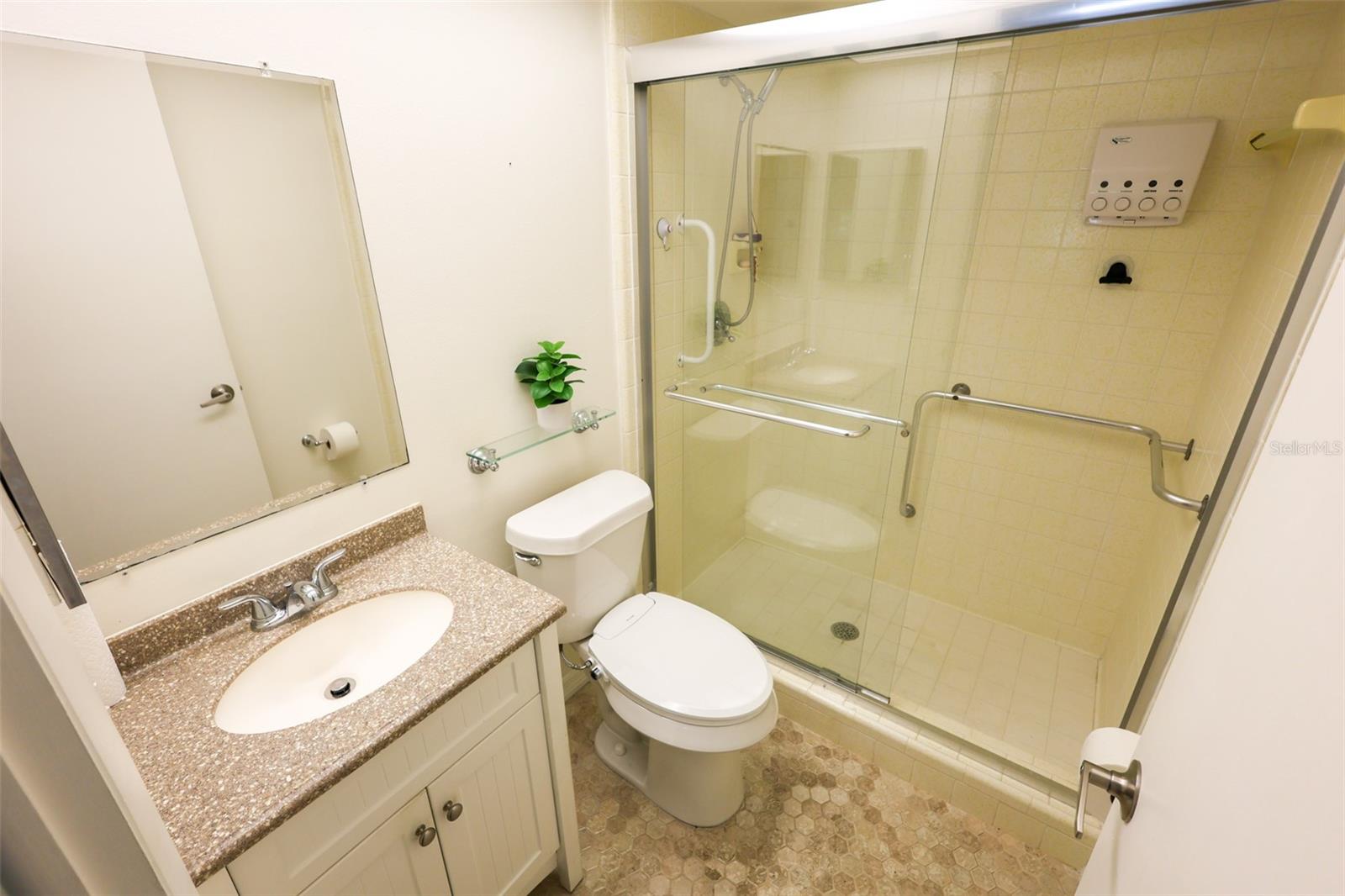KALMIA CONDO - Residential