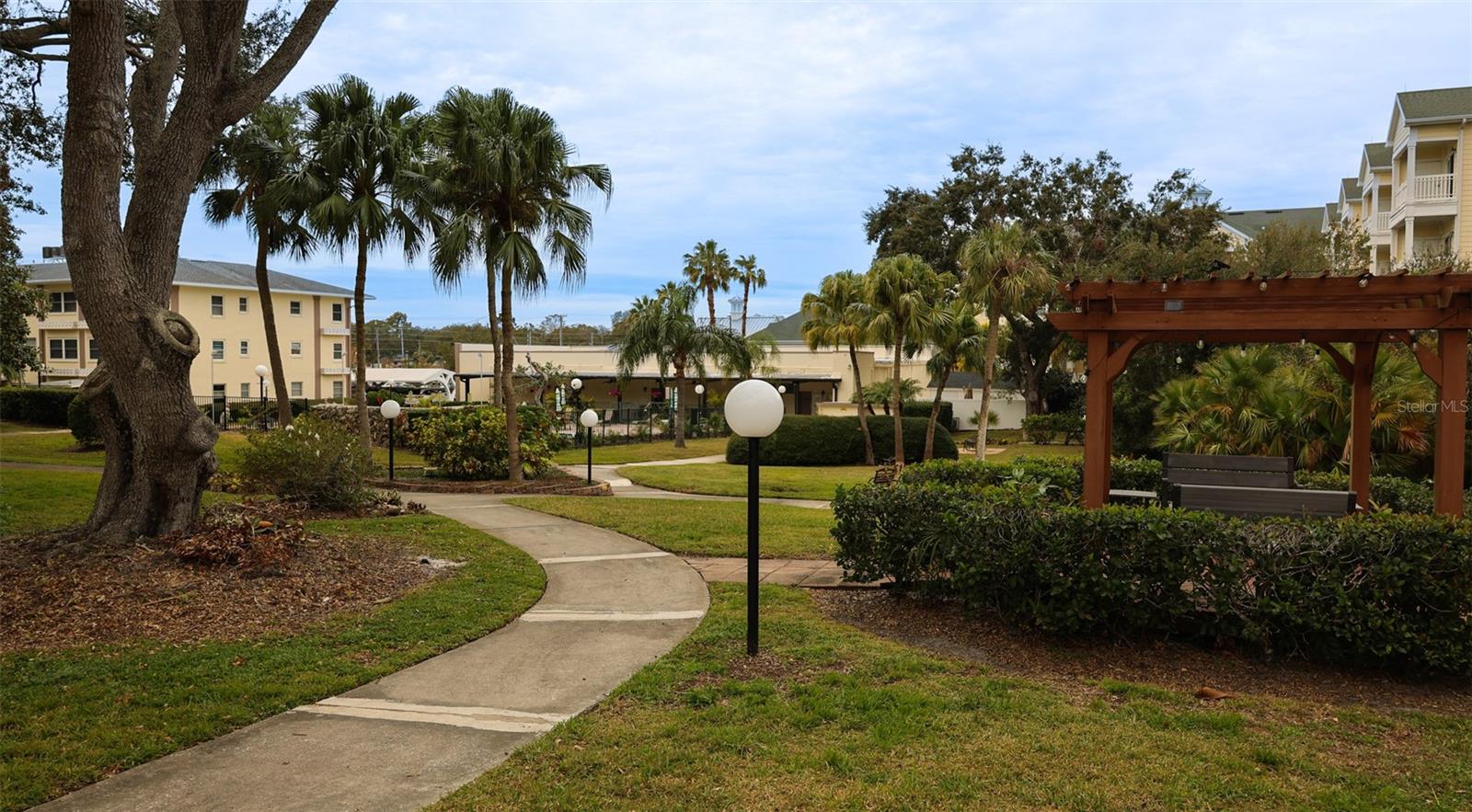 KALMIA CONDO - Residential