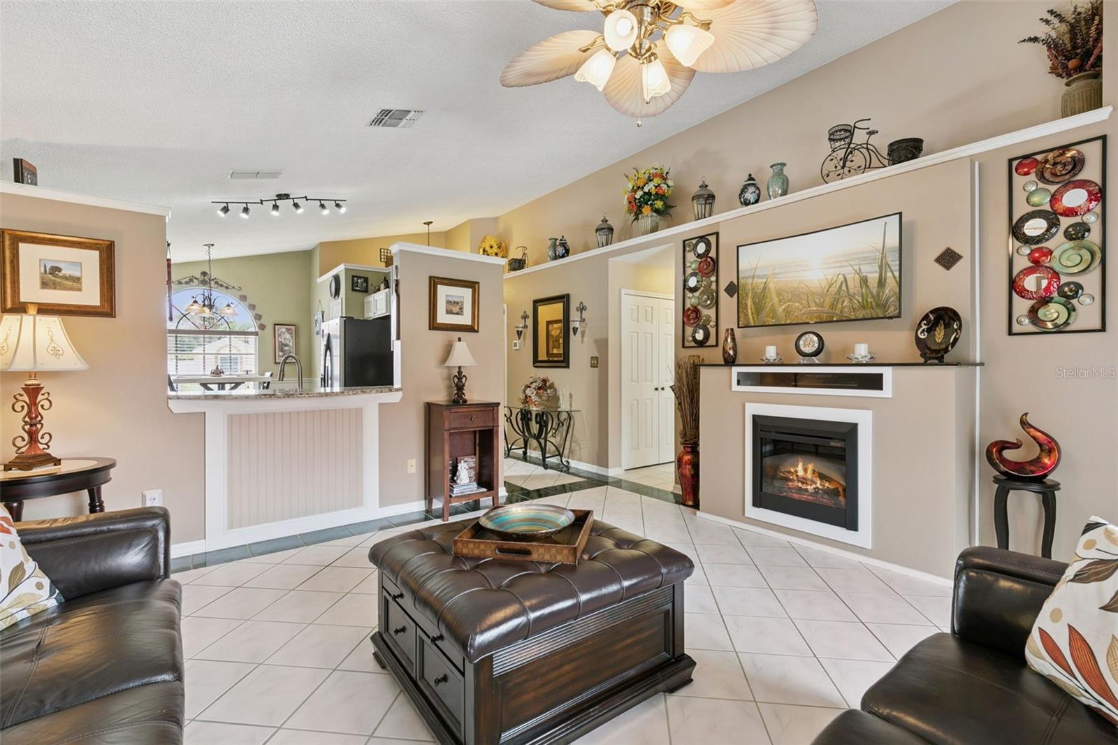 SOUTHCHASE UNIT 4 - Residential