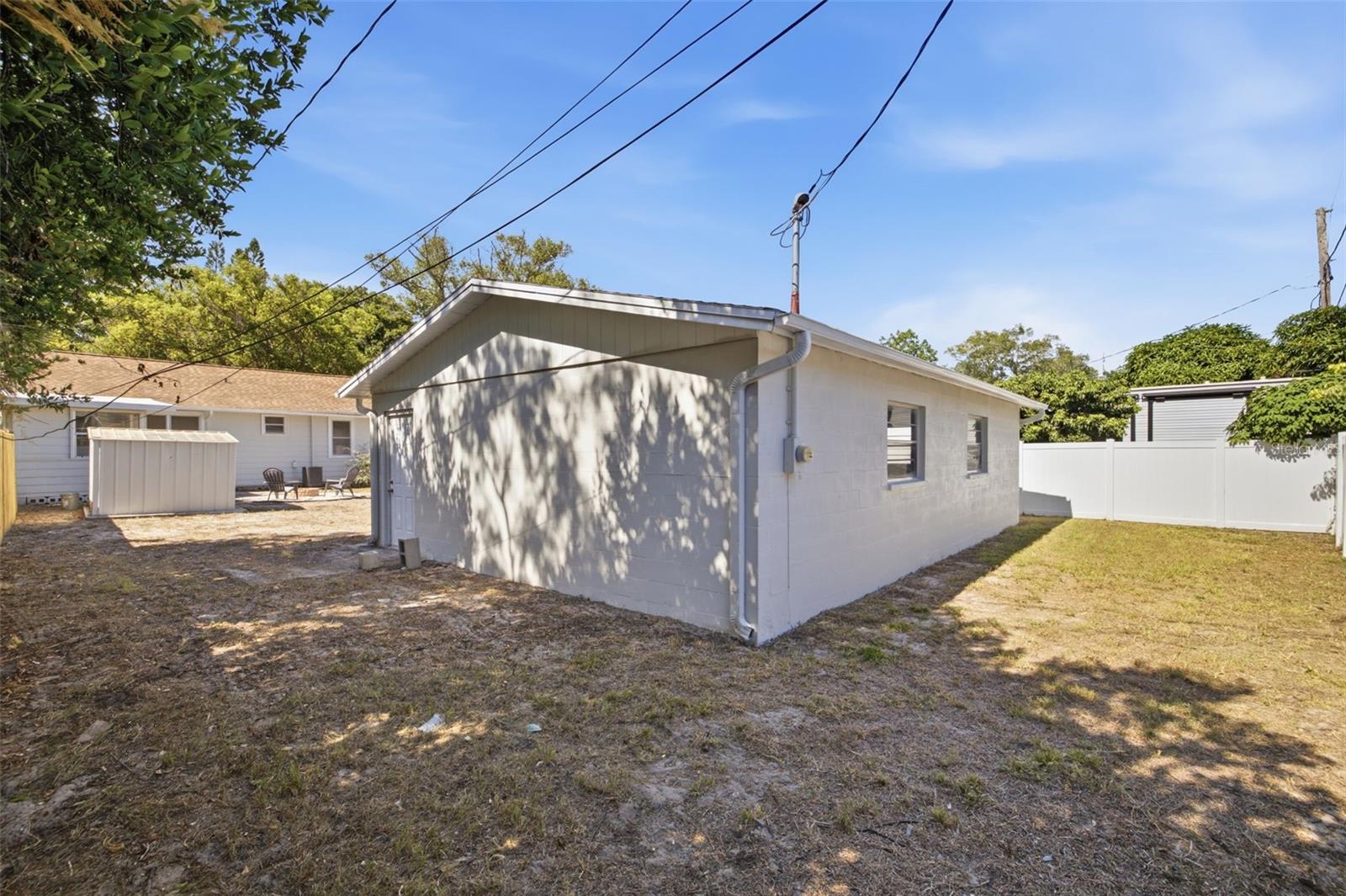 SHADOW LAWN - Residential