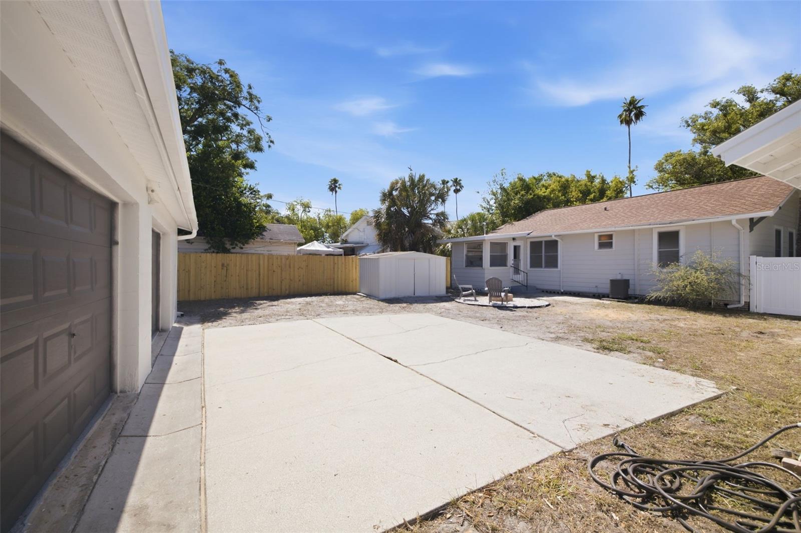 SHADOW LAWN - Residential