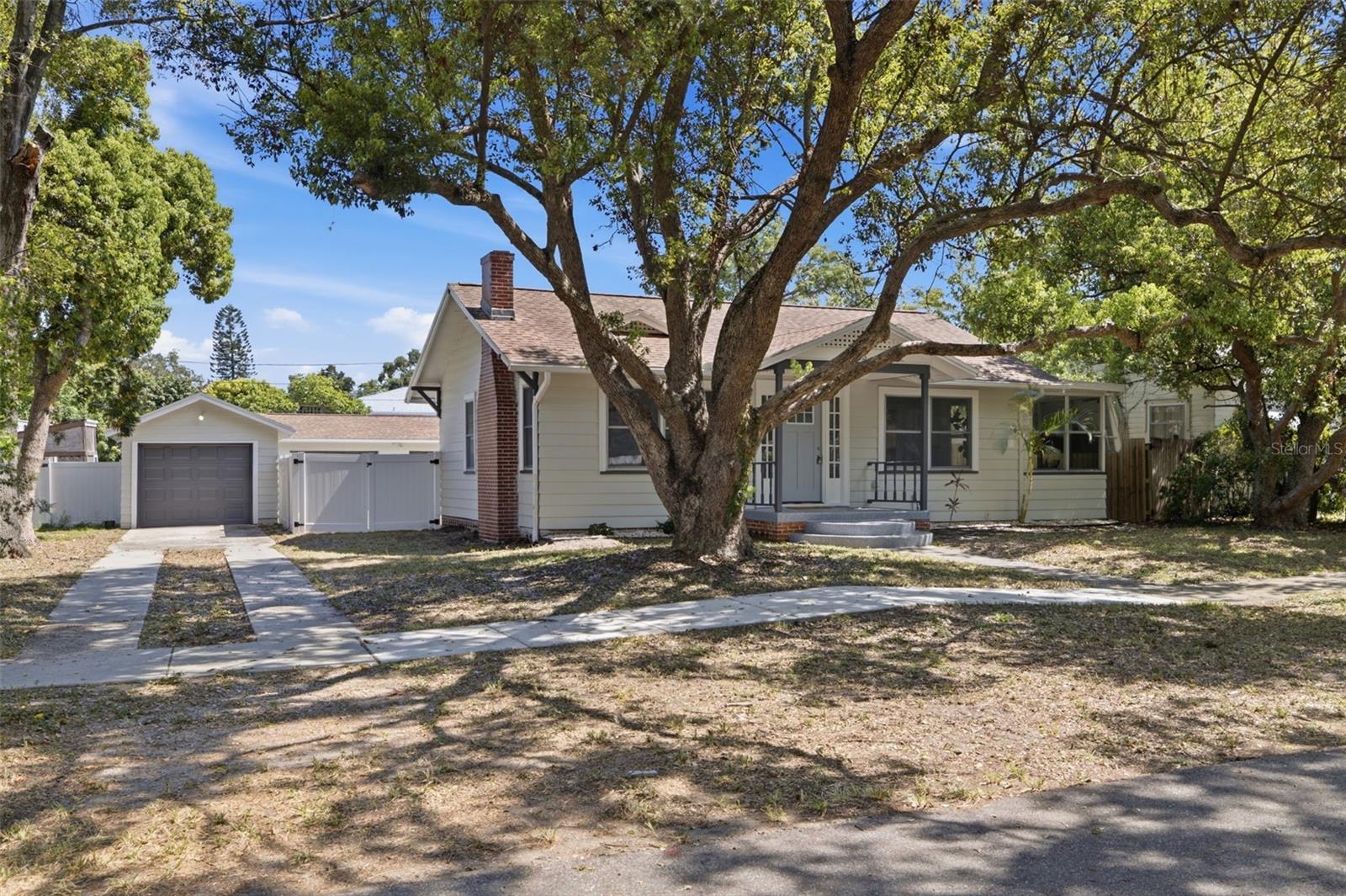 SHADOW LAWN - Residential