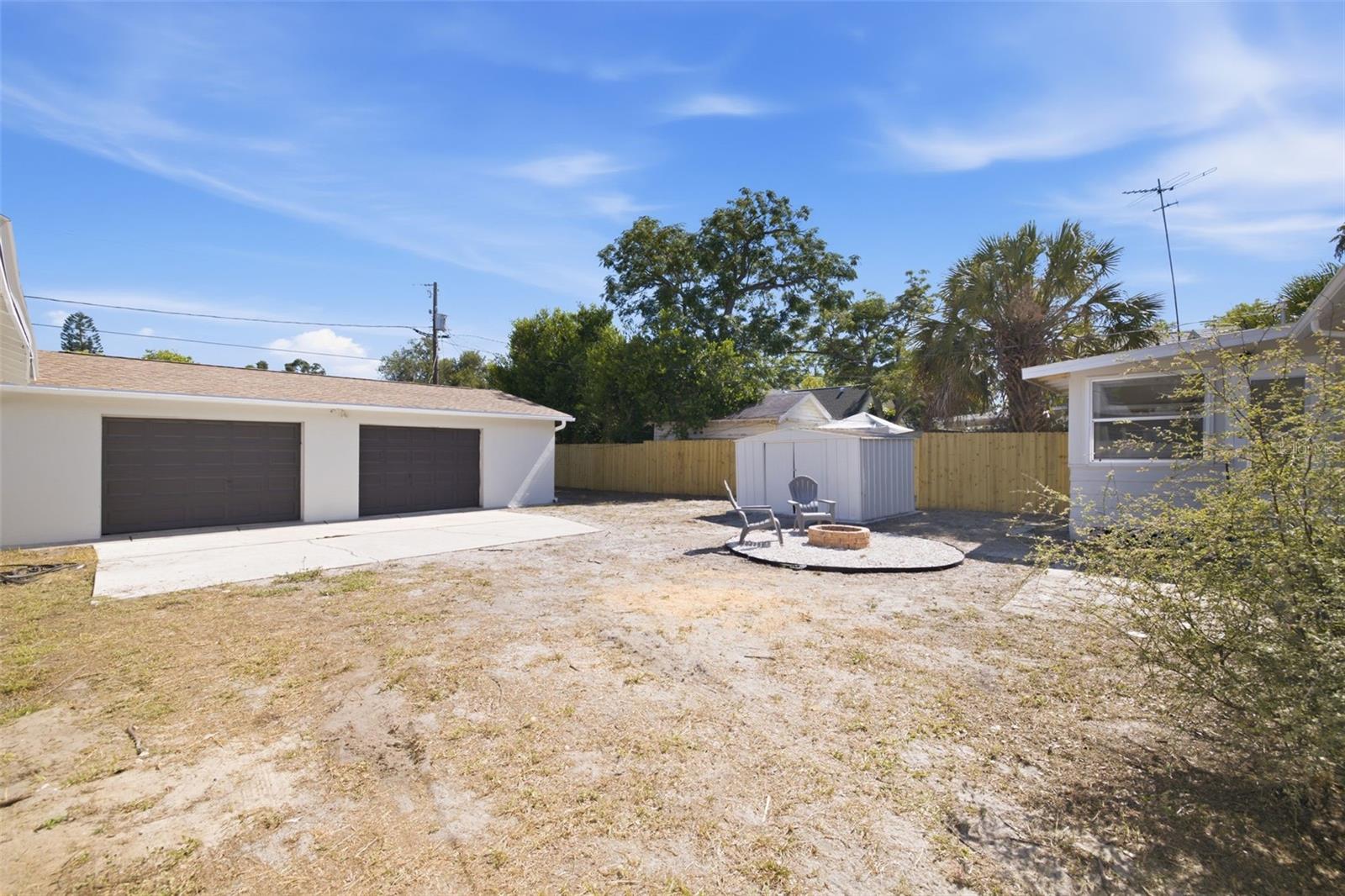 SHADOW LAWN - Residential
