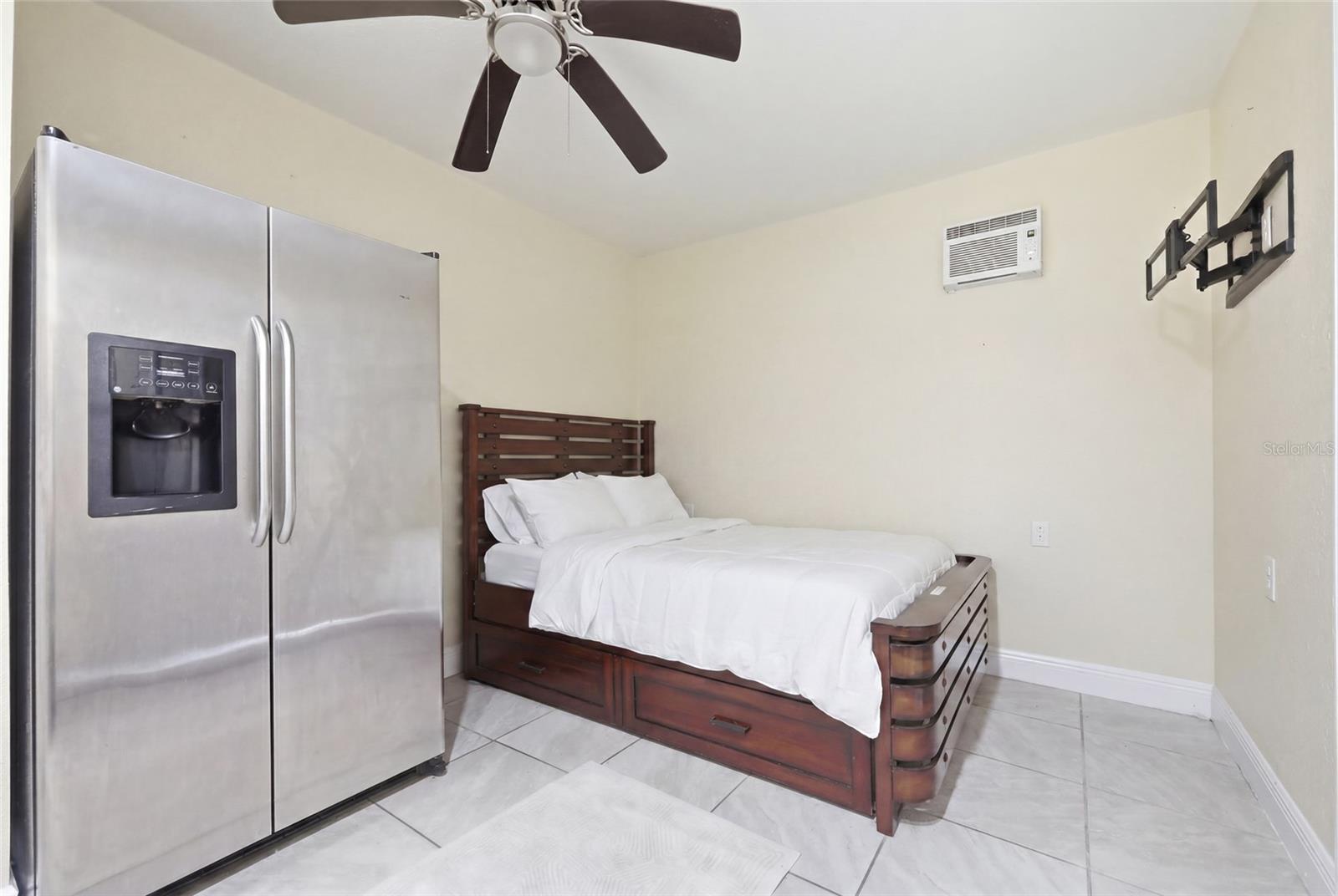 MOBILE MANOR REP OF BLK D - Residential