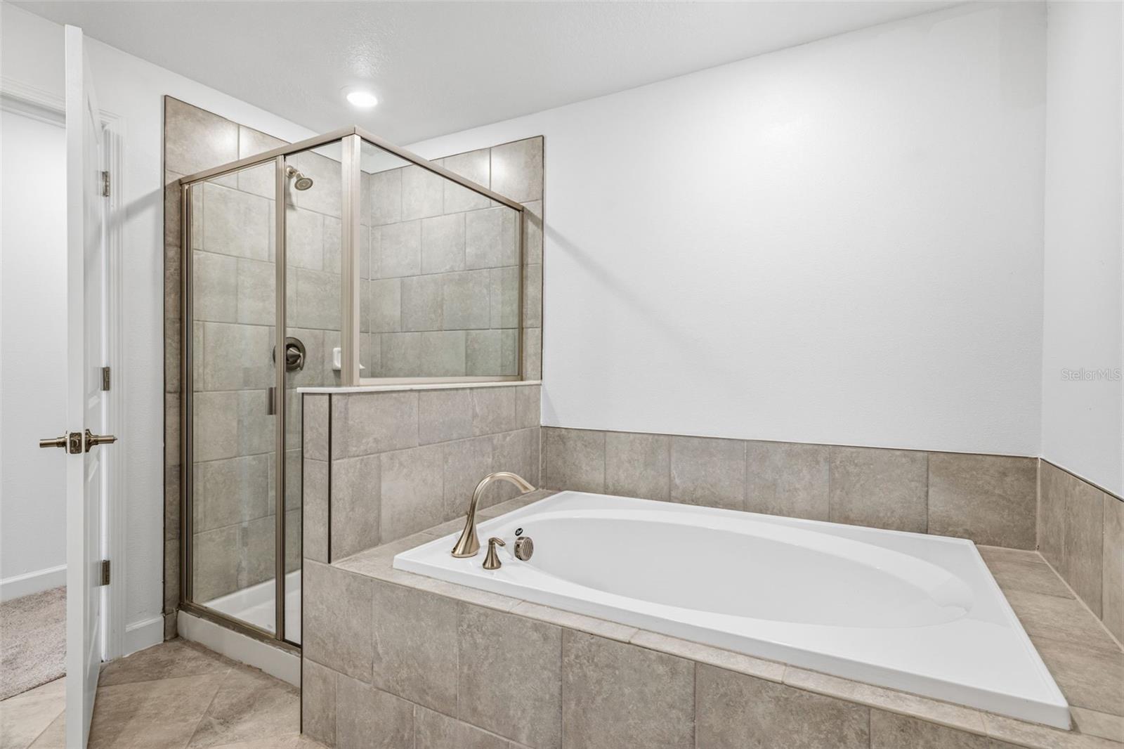 BRYANT SQUARE - Residential