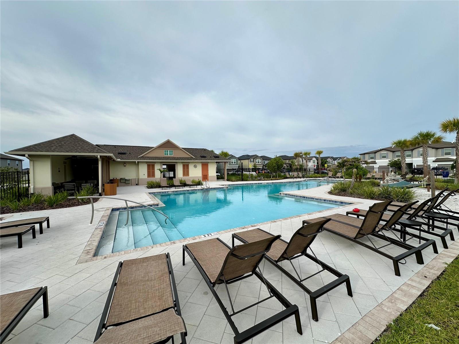 BRYANT SQUARE - Residential