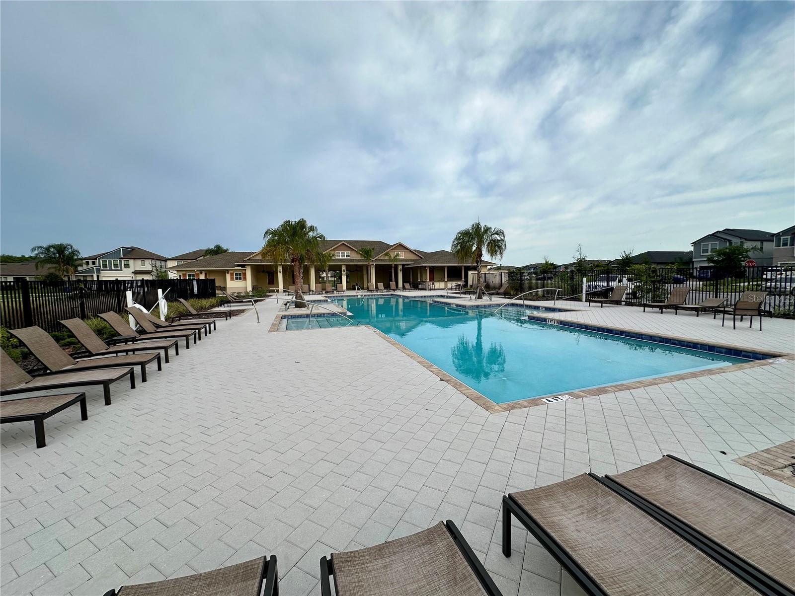 BRYANT SQUARE - Residential