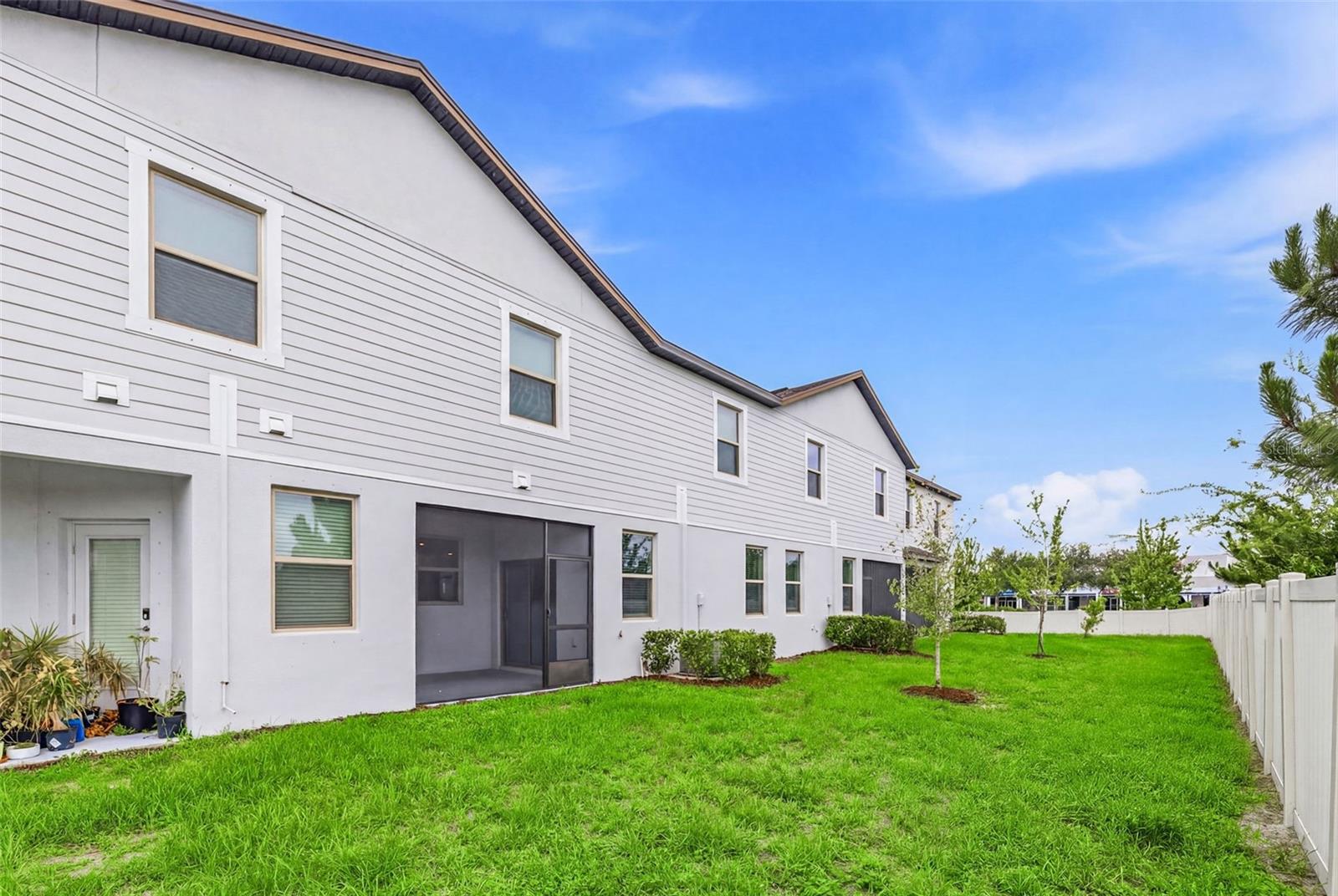BRYANT SQUARE - Residential