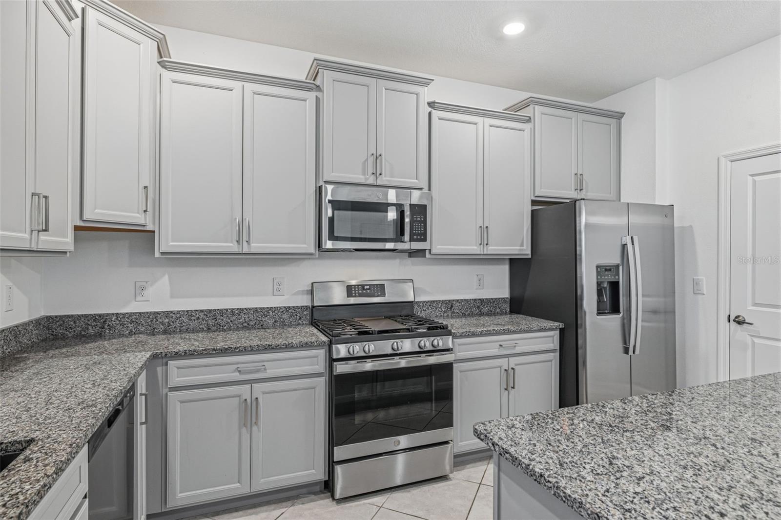 BRYANT SQUARE - Residential