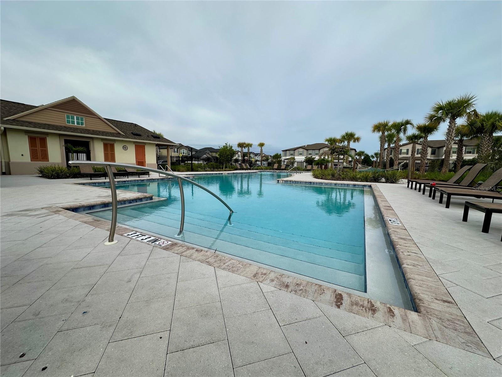 BRYANT SQUARE - Residential