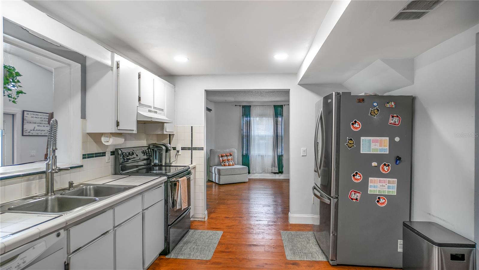 PEPPERTREE SECOND ADD - Residential Lease