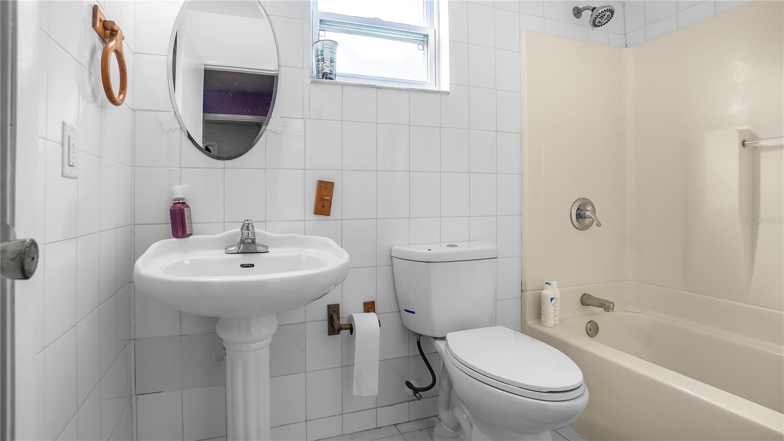 PEPPERTREE SECOND ADD - Residential Lease