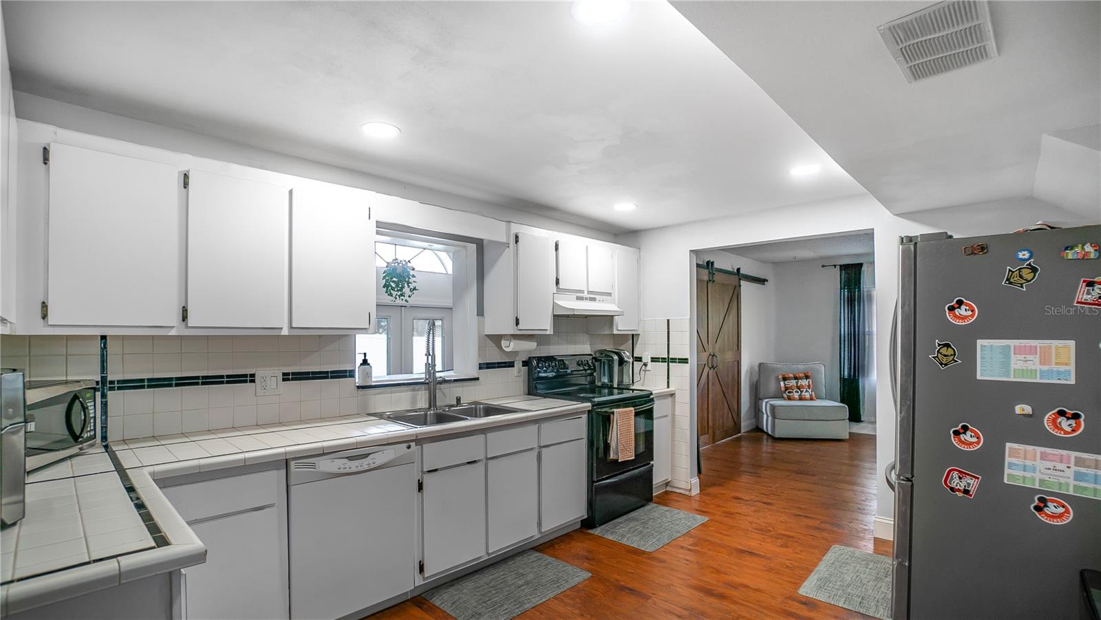 PEPPERTREE SECOND ADD - Residential Lease
