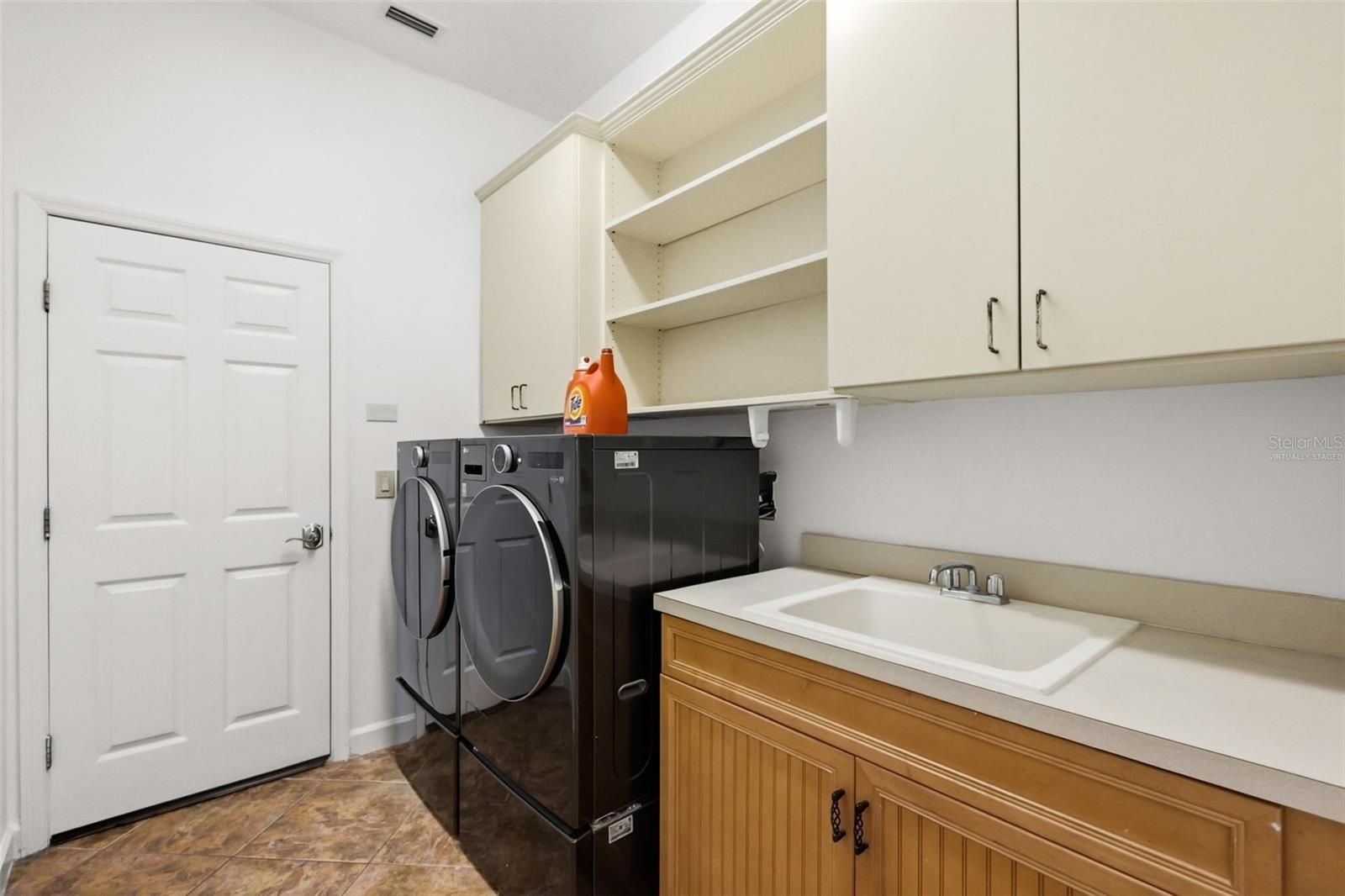 STONEYBROOK - Residential