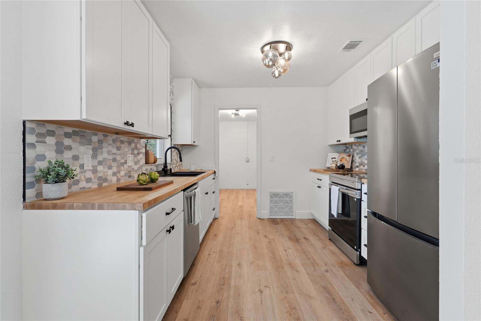ARNO FARMS - Residential