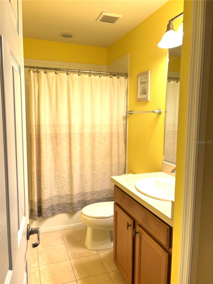 LAKESIDE VILLAGE TOWNHOME - Residential