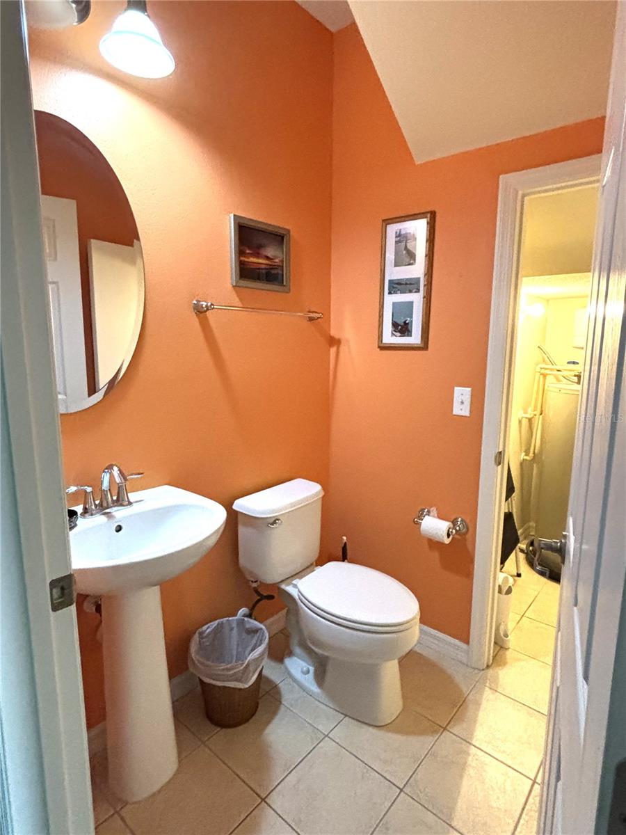 LAKESIDE VILLAGE TOWNHOME - Residential