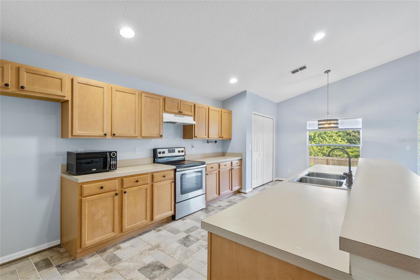 CHELSEA OAKS - Residential
