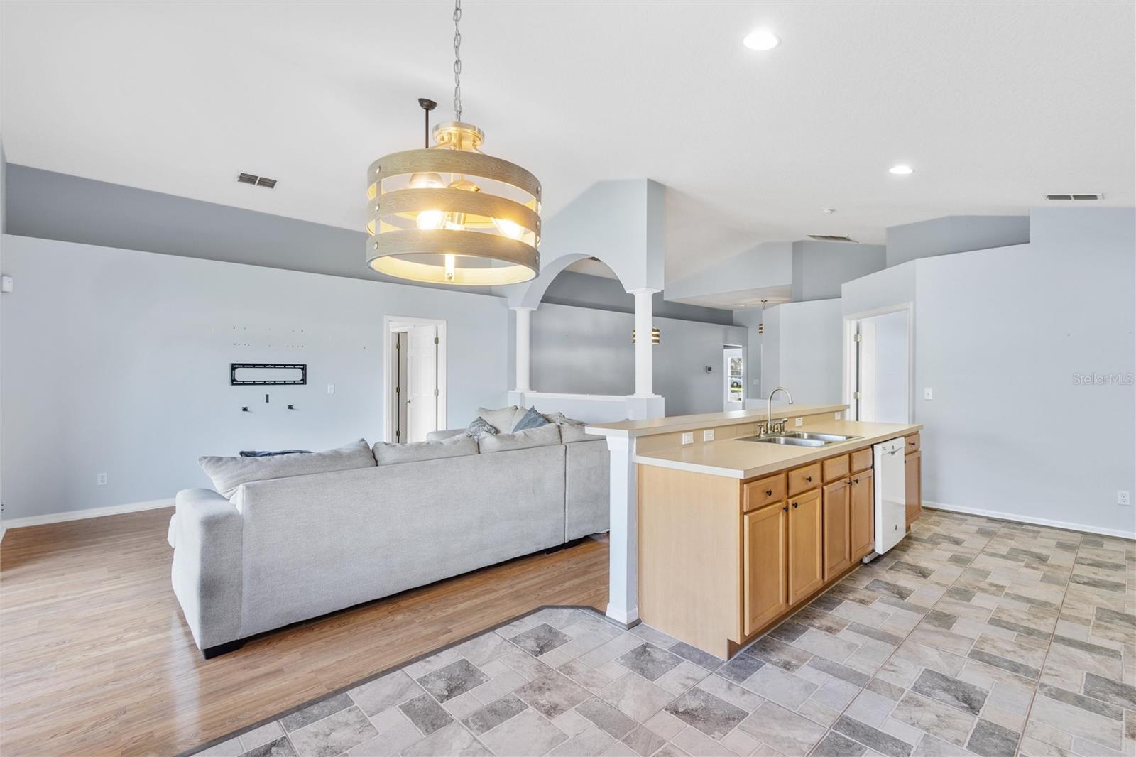 CHELSEA OAKS - Residential