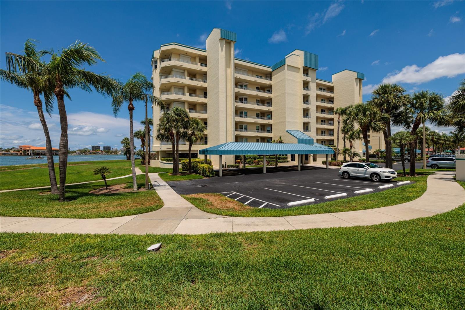 HARBOURSIDE CONDO - Residential