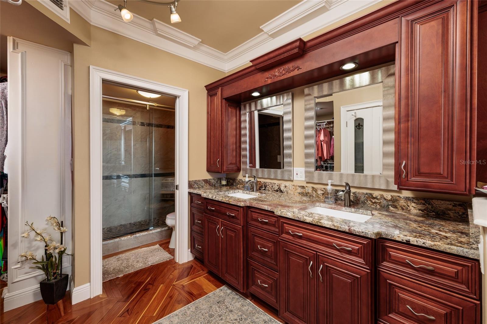 HARBOURSIDE CONDO - Residential