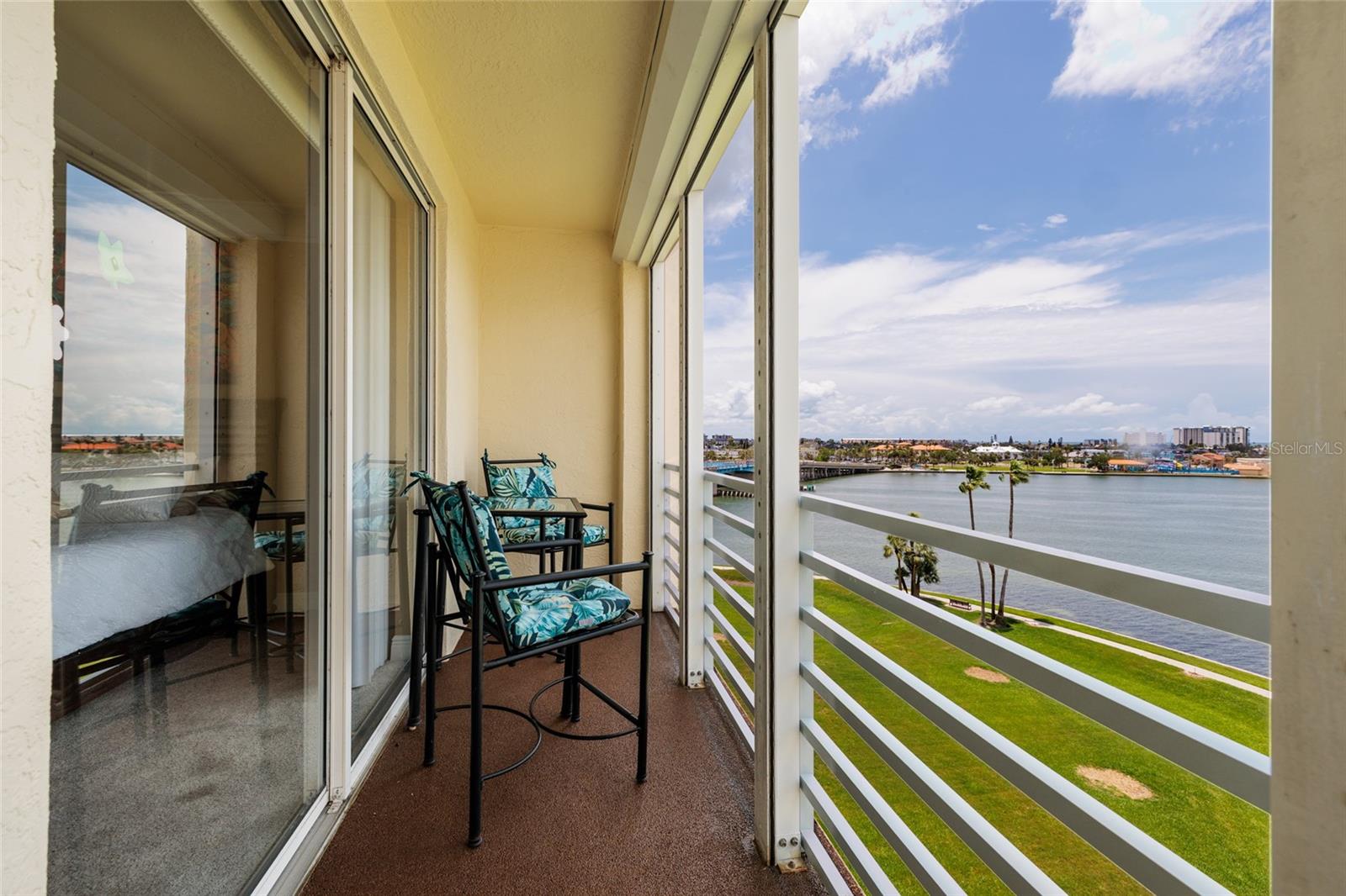 HARBOURSIDE CONDO - Residential
