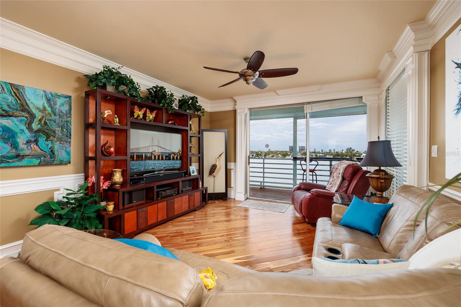 HARBOURSIDE CONDO - Residential
