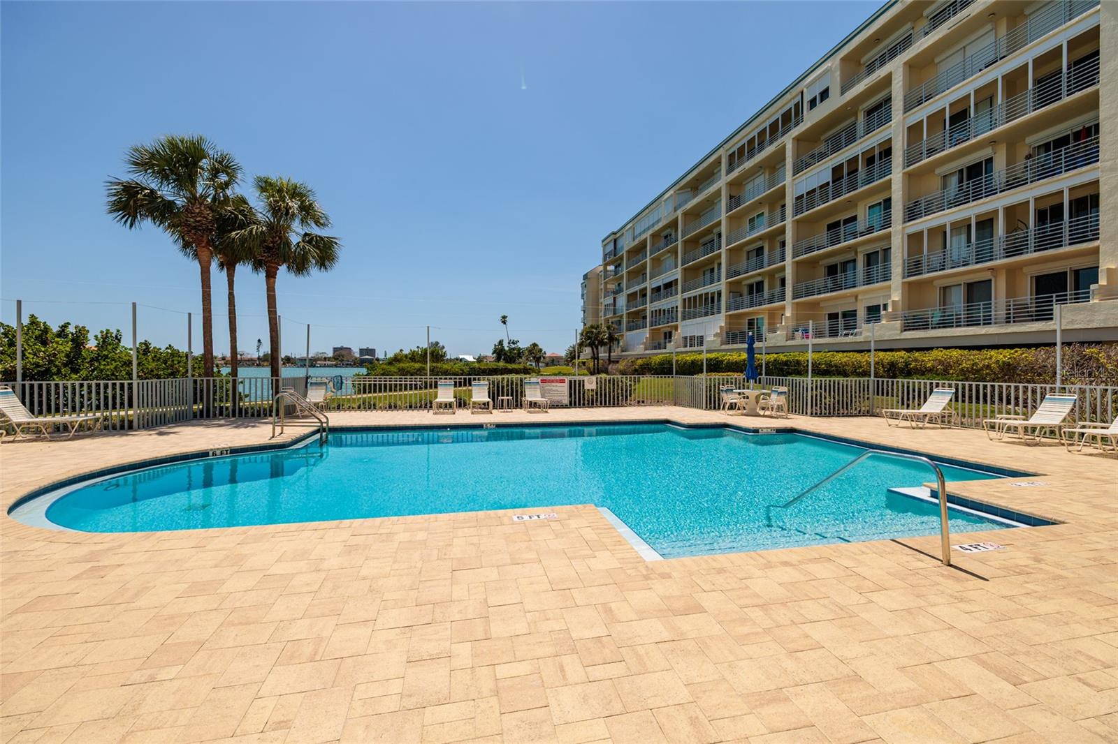 HARBOURSIDE CONDO - Residential