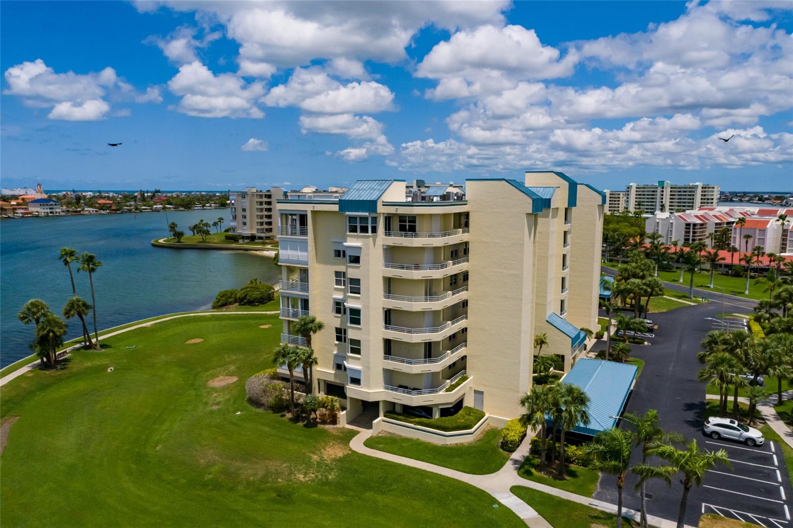 HARBOURSIDE CONDO - Residential